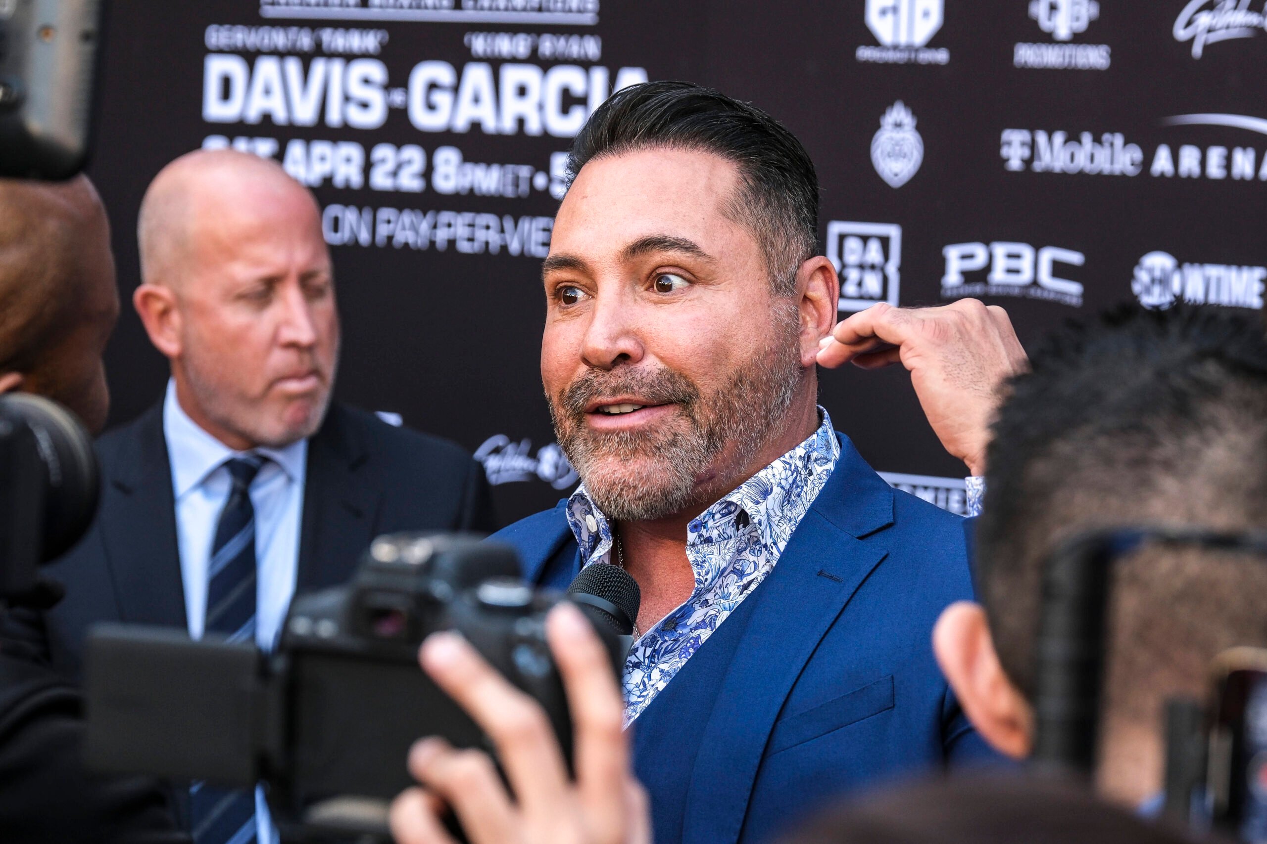 Oscar De La Hoya death threats Davis-Garcia