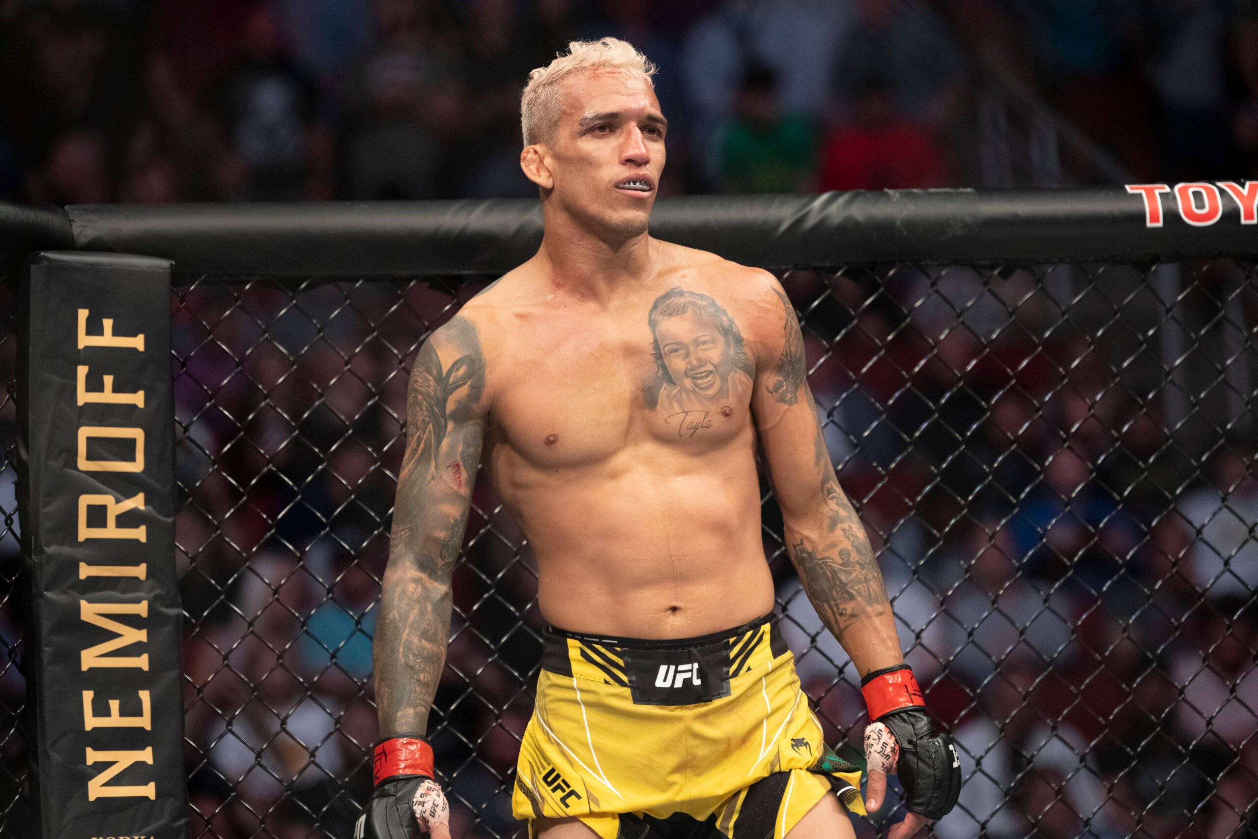Charles Oliveira was expected to tace Beneil Dariush at UFC 288.