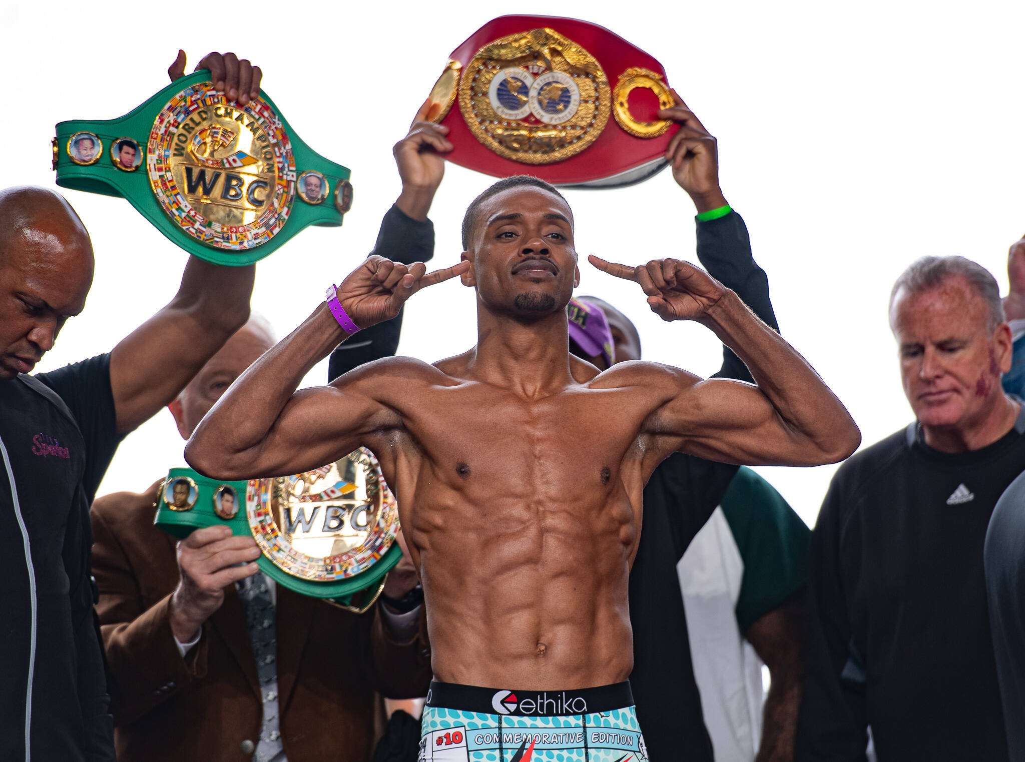 Errol Spence Jr. weighs in for his bout against Yordenis Ugas.