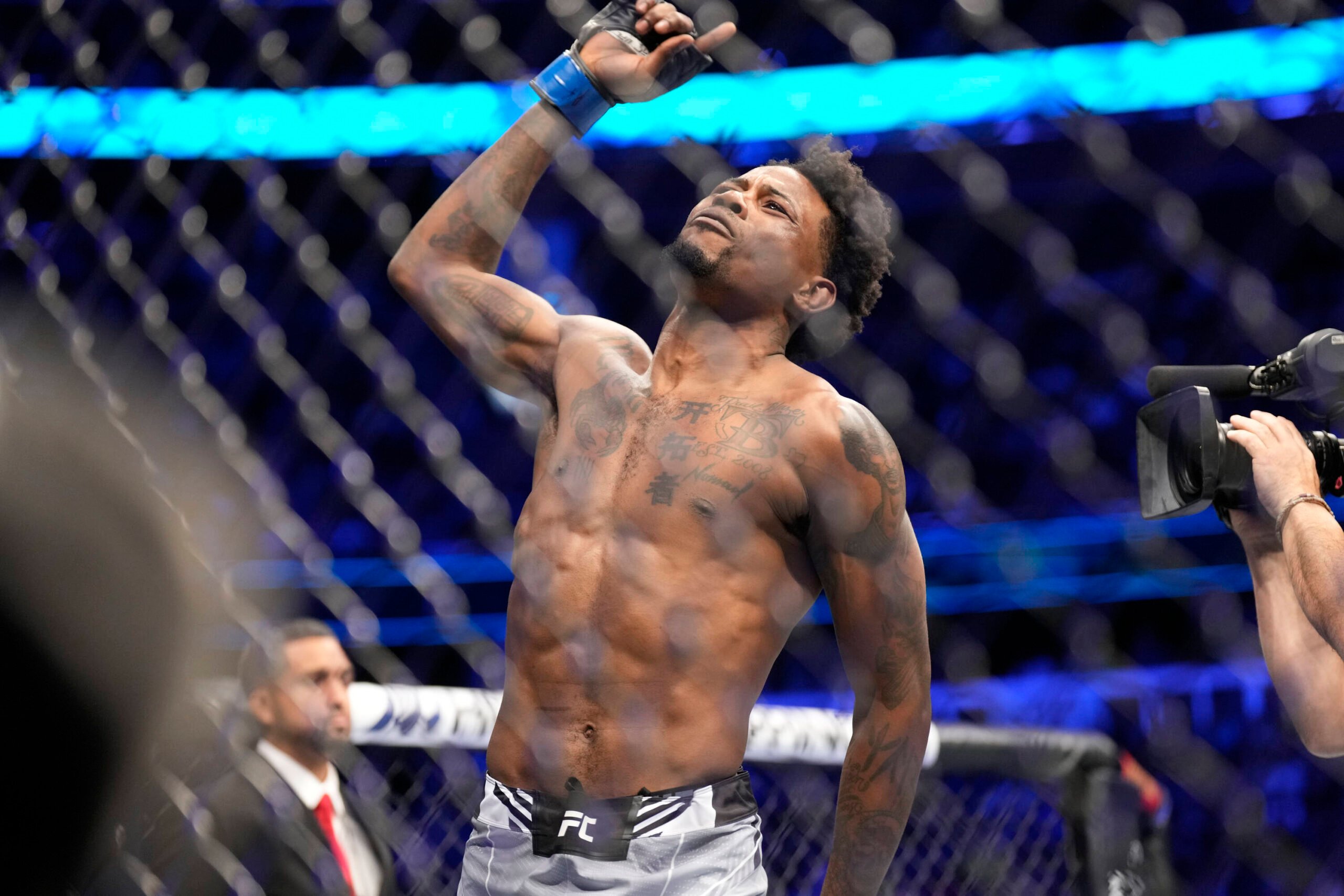 Kevin Holland pulled off a sweet third round knockout of Santiago Ponzinibbio at UFC 287