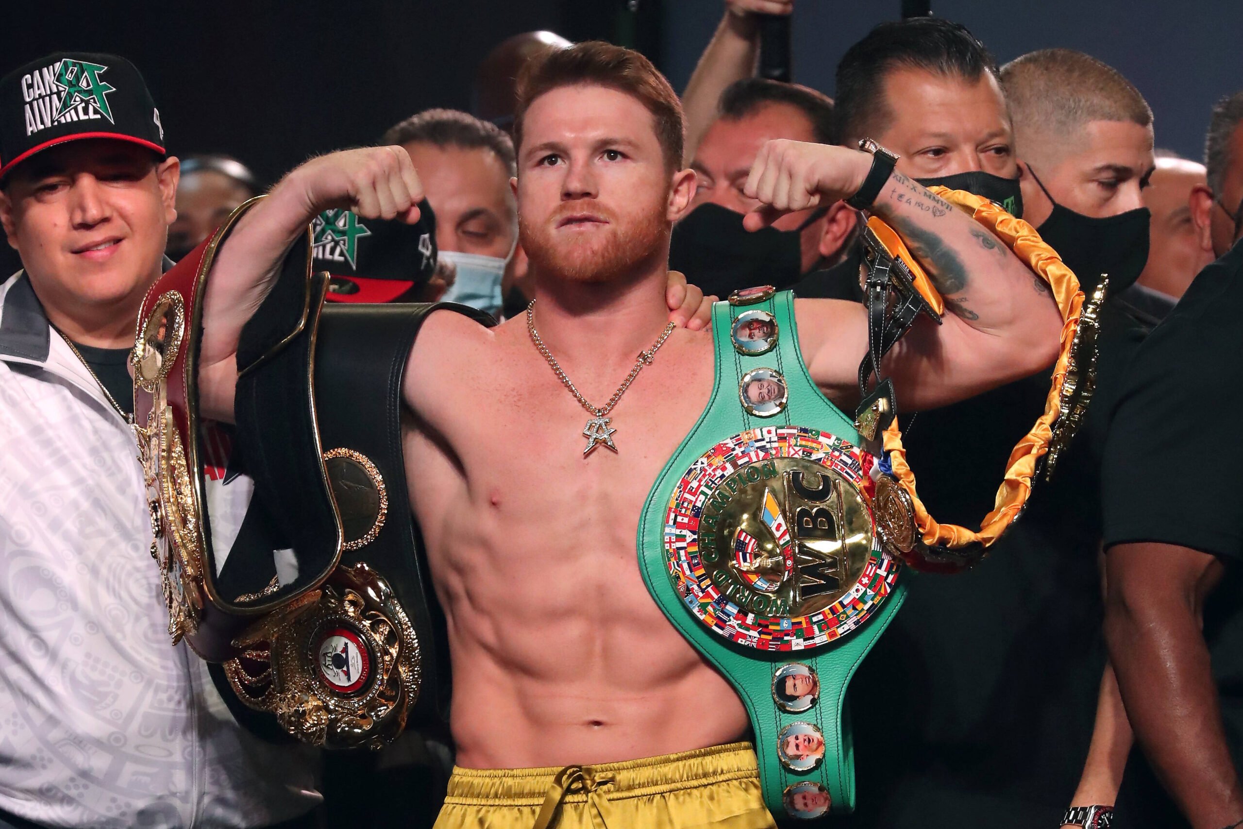 Canelo Alvarez with his belts. IMAGO/ZUMA