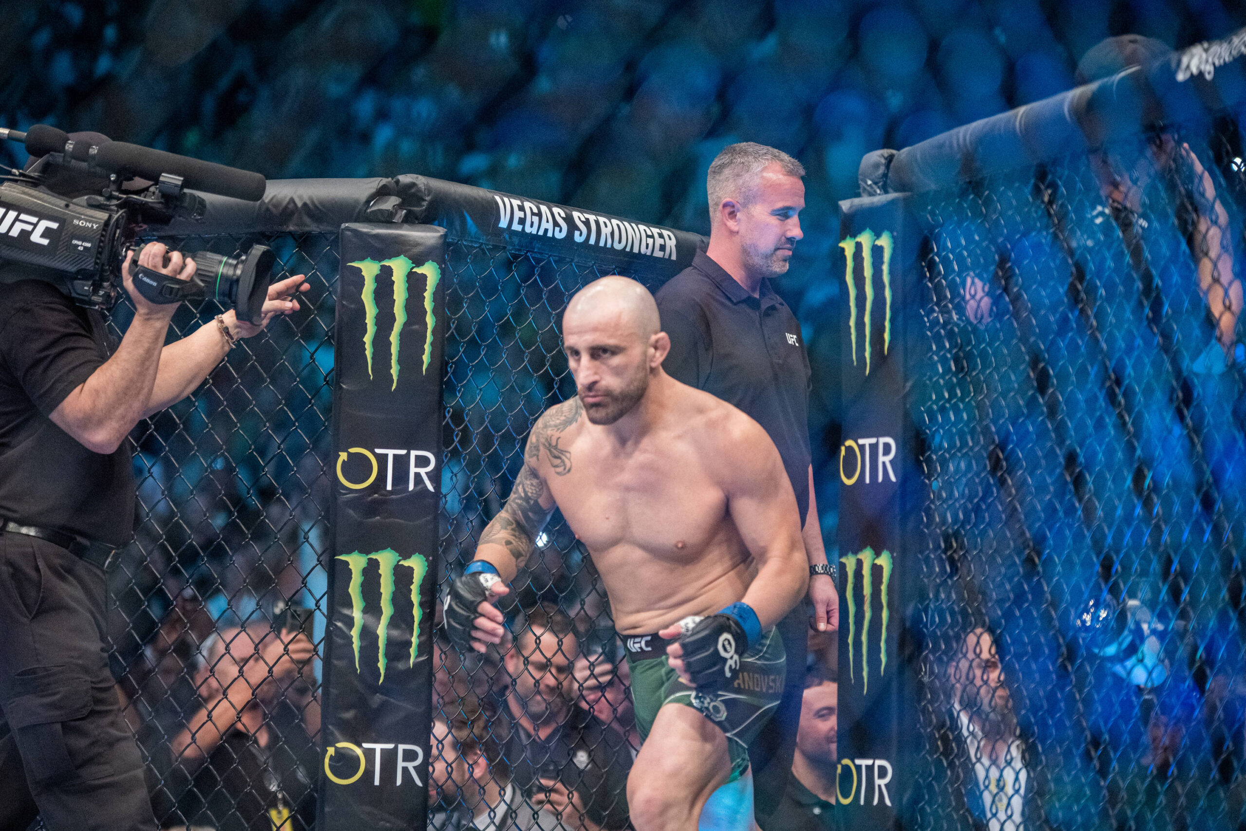 Alexander Volkanovski (pictured at UFC 273) returns at UFC 290 during International Fight Week this July.