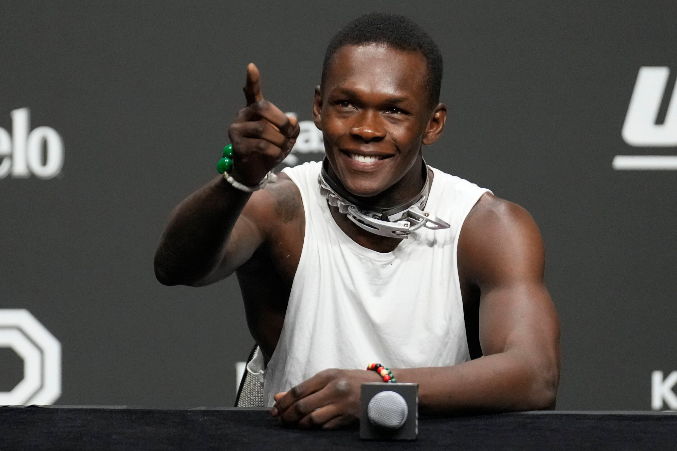 Israel Adesanya at the UFC 287 pre-fight presser.