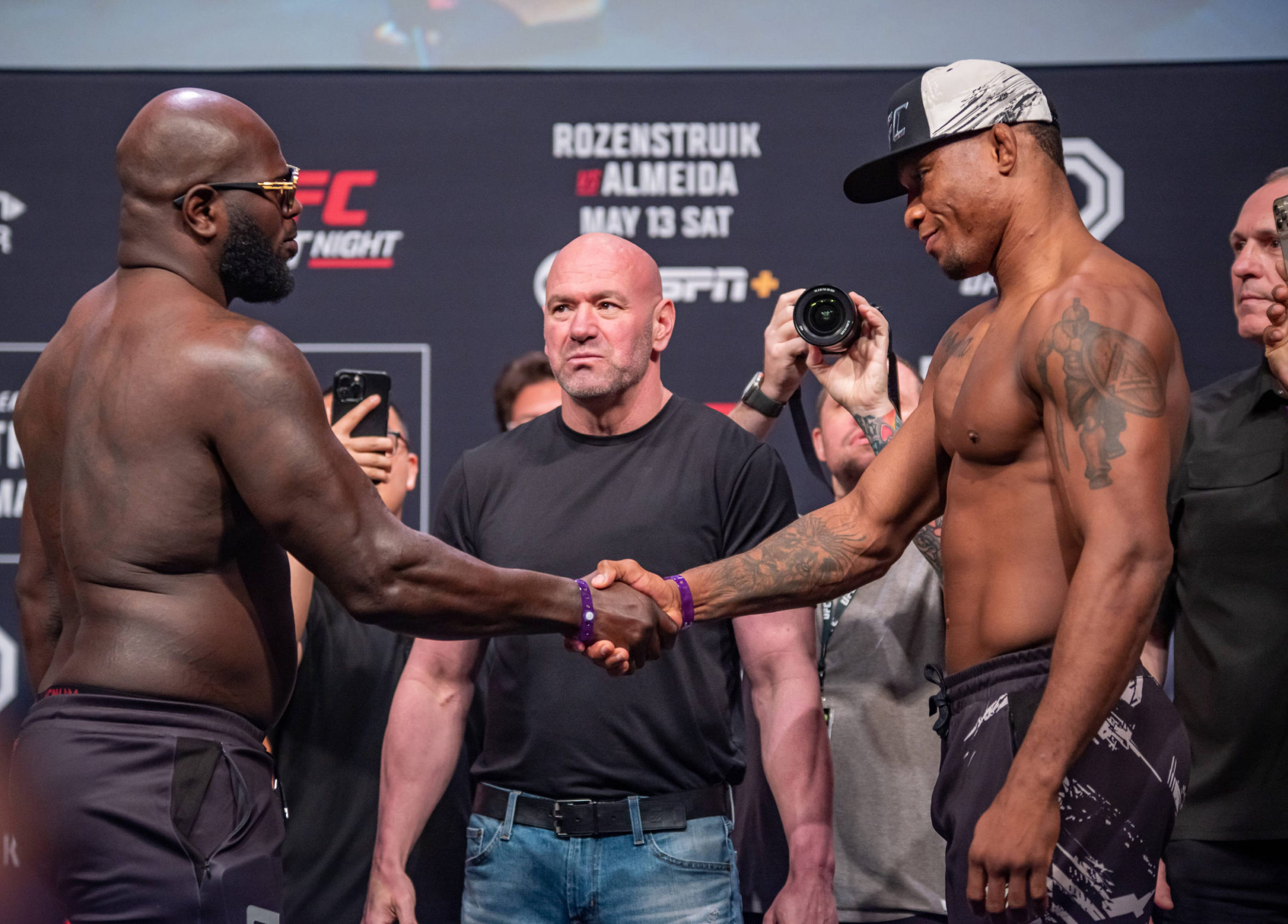 Jailton Almeida met Jairzinho Rozenstruik in the UFC Fight Night main event