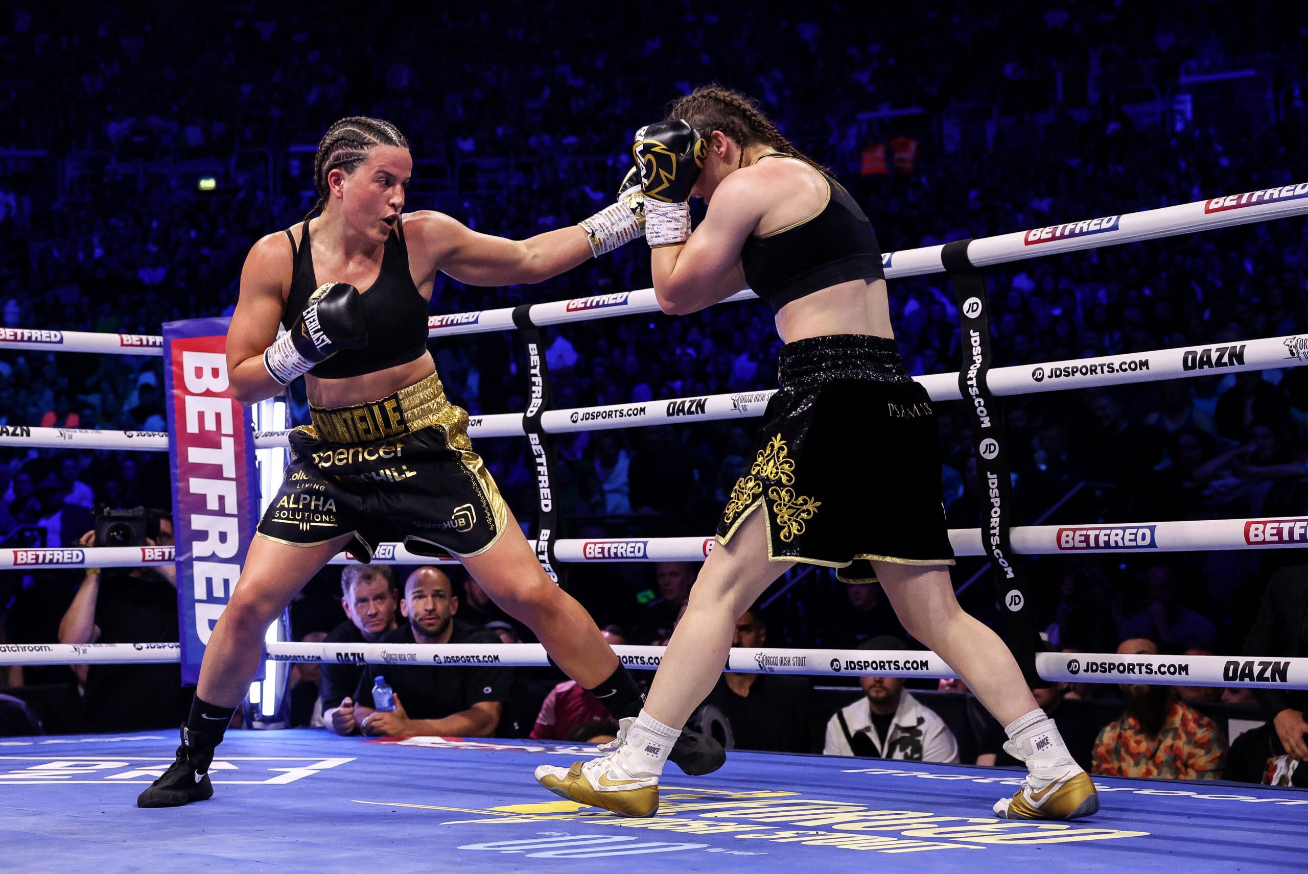 Katie Taylor vs Chantelle Cameron, 3 Arena, Dublin 20/5/2023 Undisputed Super Lightweight Championship