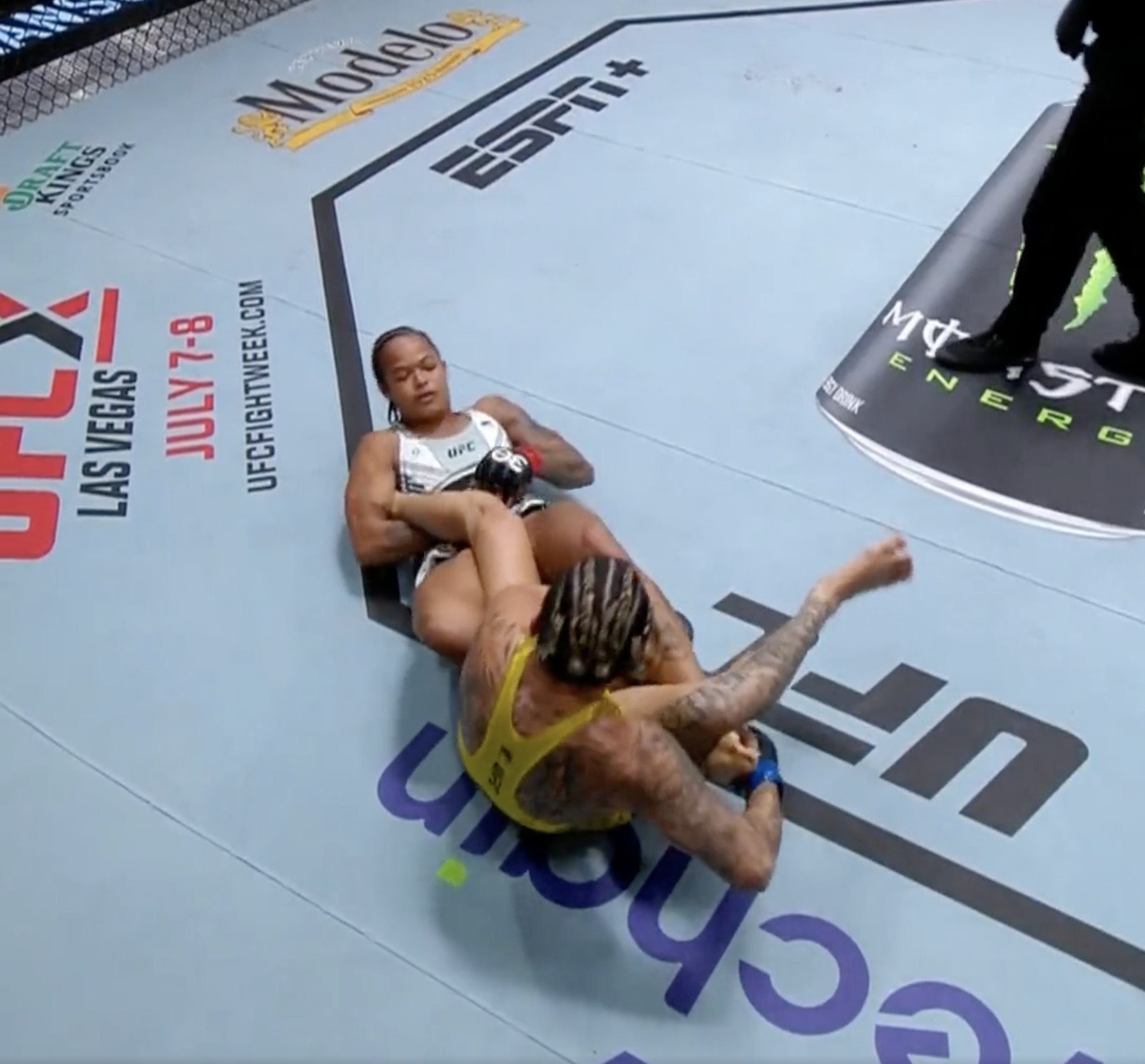 Karine Silva violently submitted Ketlen Souza at UFC Fight Night: Kara-Franca vs. Albazi