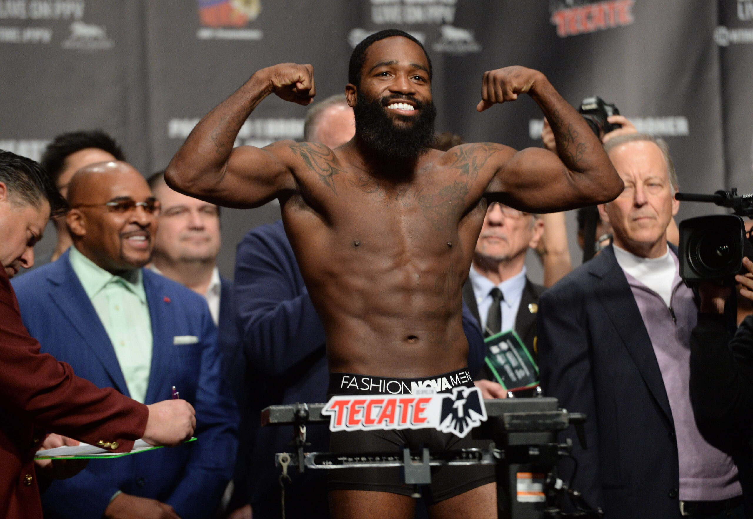 Adrien Broner vs. Bill Hutchinson headlines this weekend's marquee boxing matchup