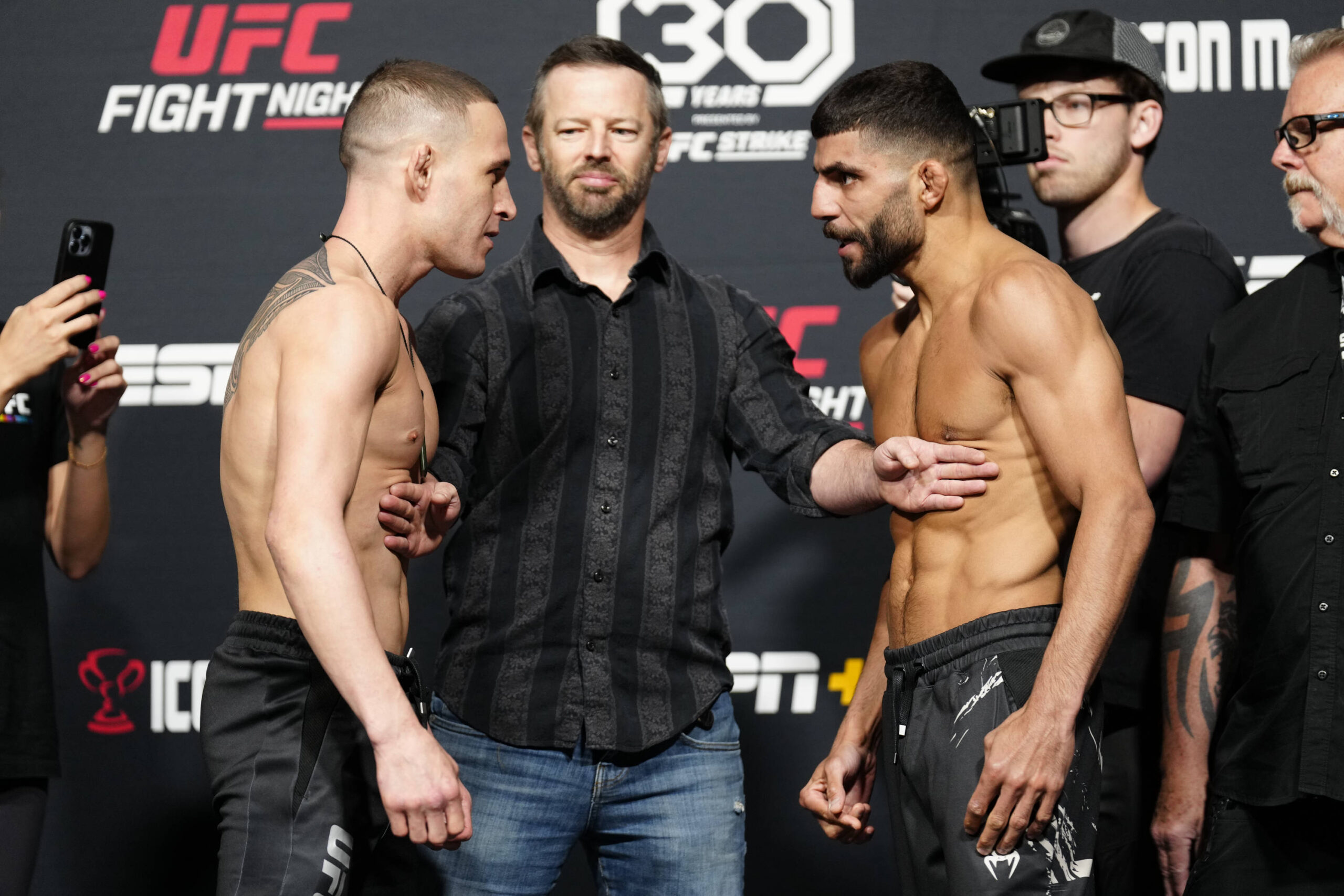 Kai Kara-France and Amir Albazi before their UFC fight night main event. IMAGO/ZUMA Wire