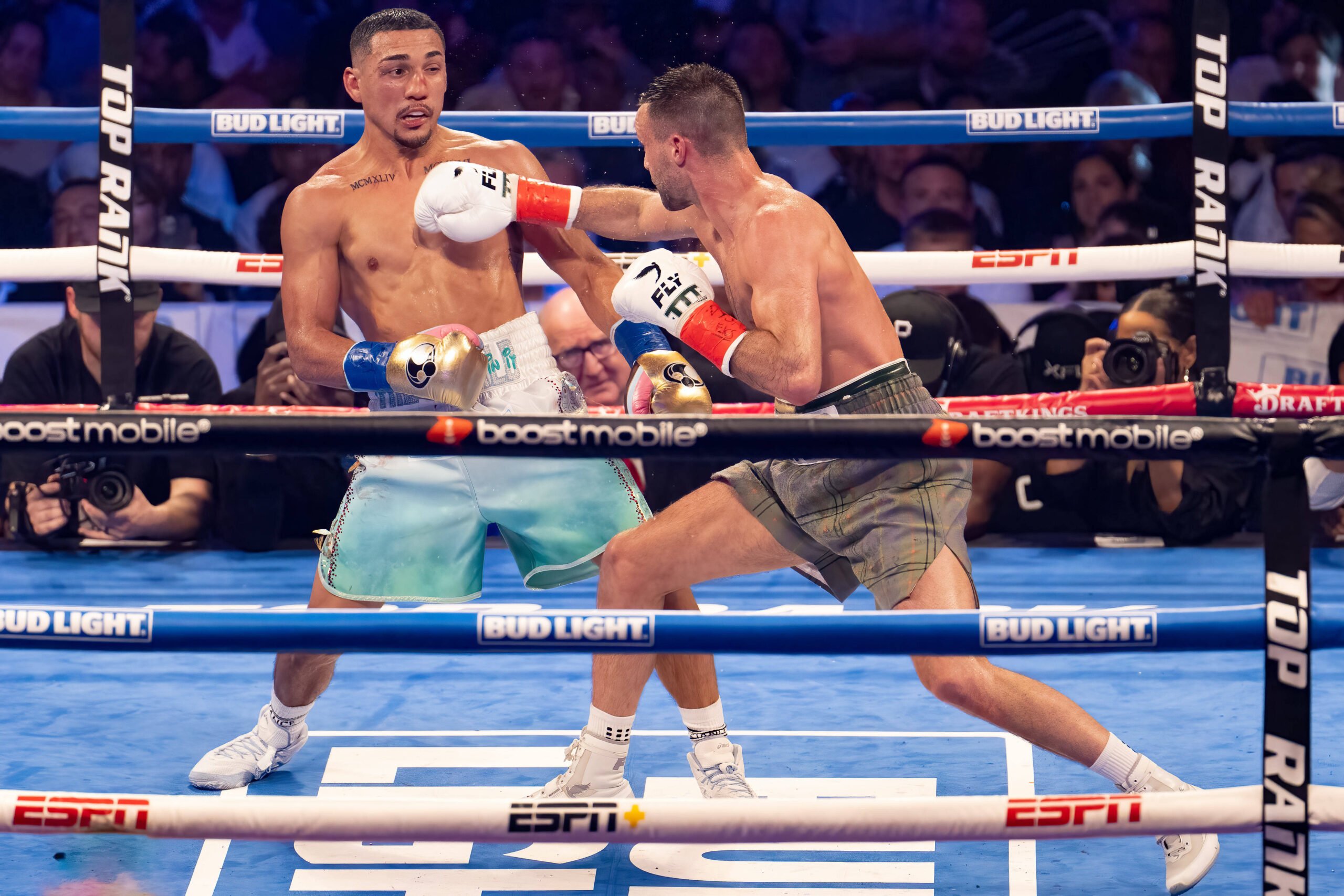 Teofimo Lopez makes Josh Taylor miss in their world title fight