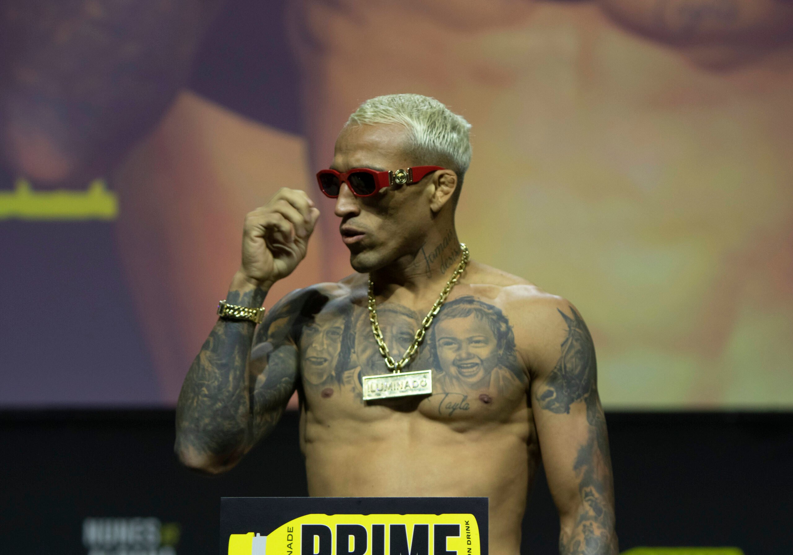 Charles Oliveira poses on the scale during the UFC 289 ceremonial weigh-in at Rogers Arena on June 09, 2023 in Vancouver, British Columbia. - ZUMAp...