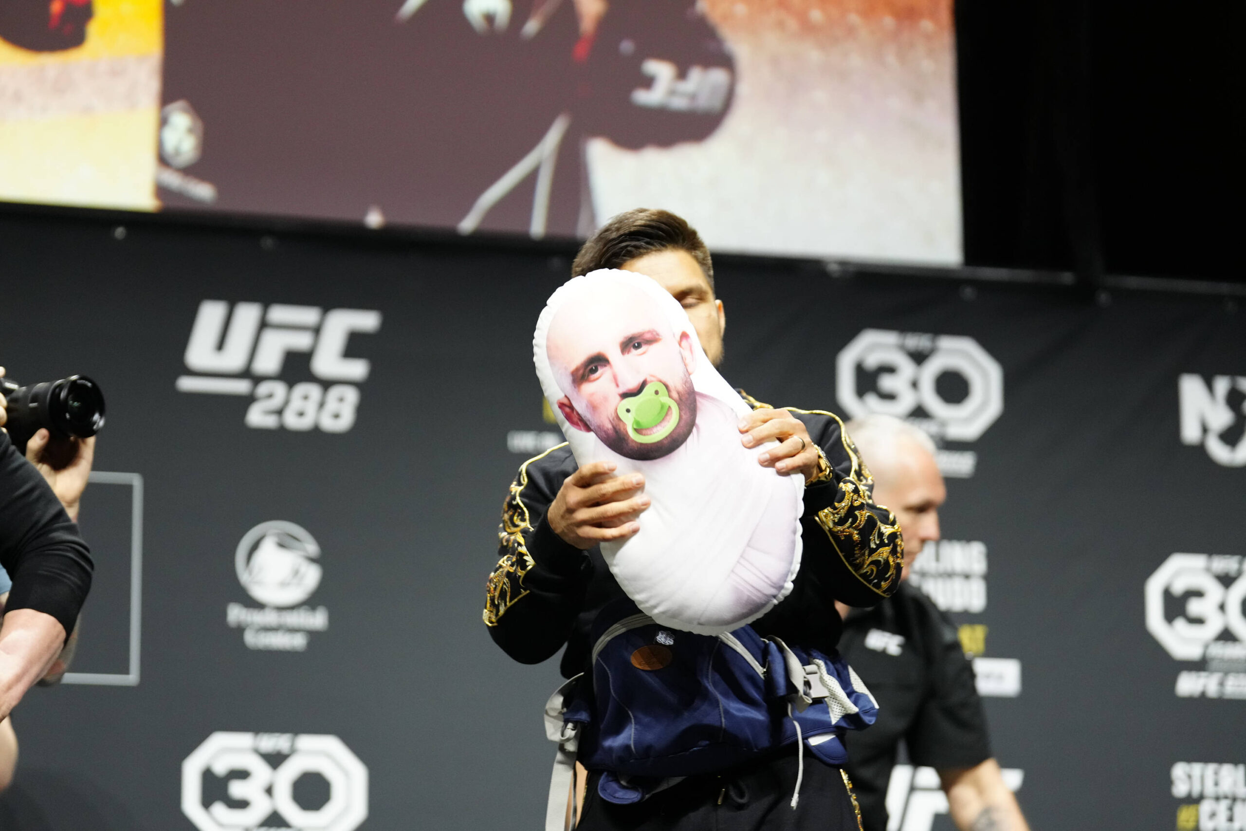 Henry Cejudo and Aljamain Sterling face-off for the press and the fans at UFC288 - Sterling vs Cejudo - press conference, PK, Pressekonferenz at Pr...