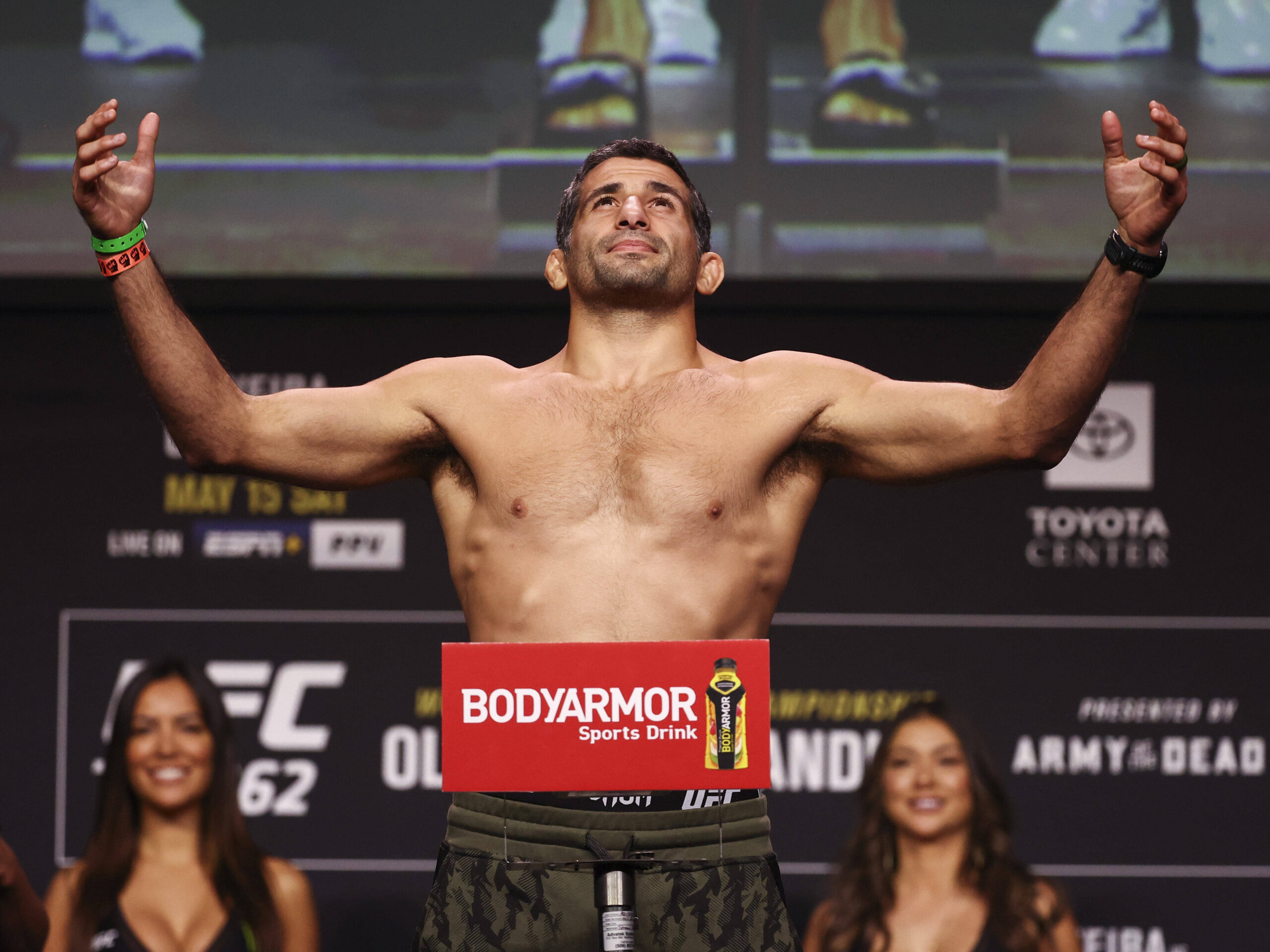 Beneil Dariush will be fighting Charles Oliveira at UFC 289 for a future title shot.