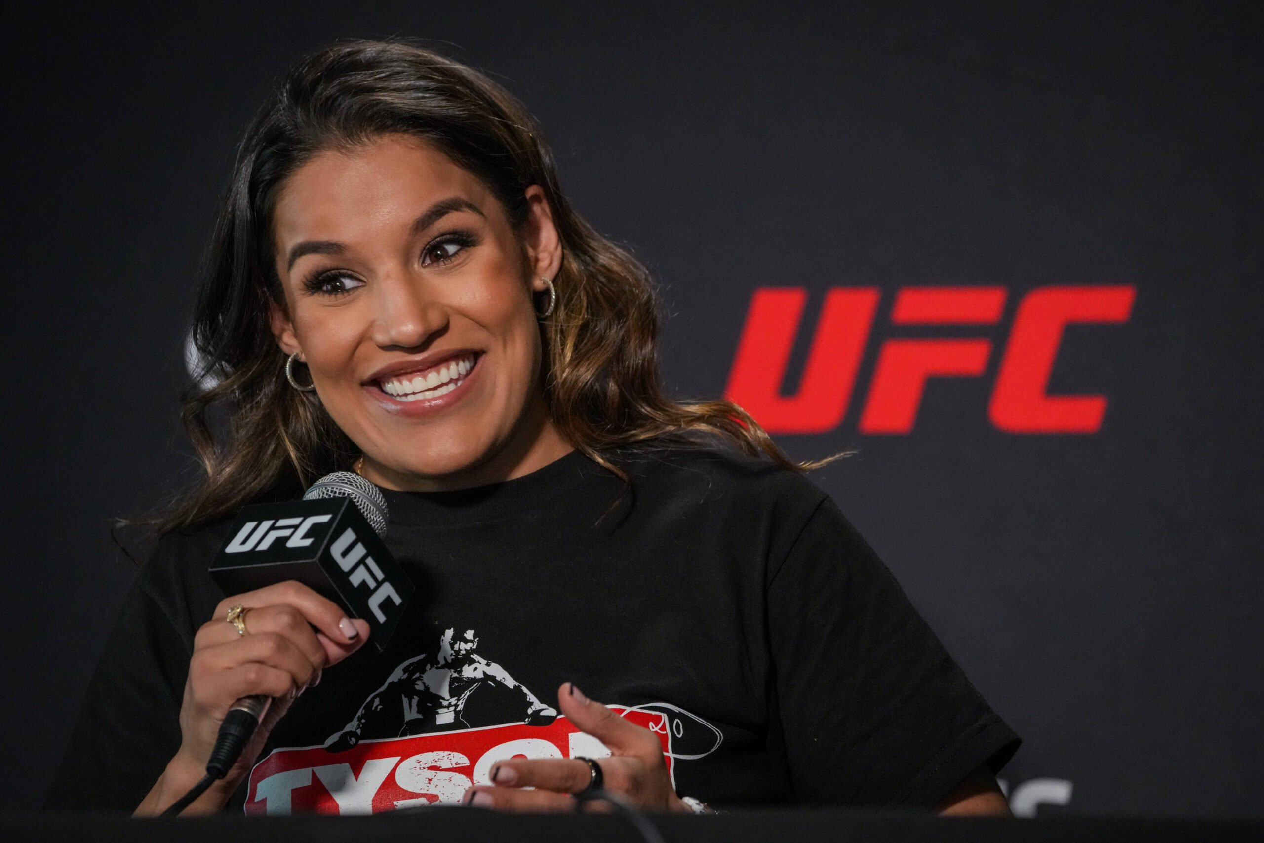 Julianna Peña meets with the press to discuss Amanda Nunes.