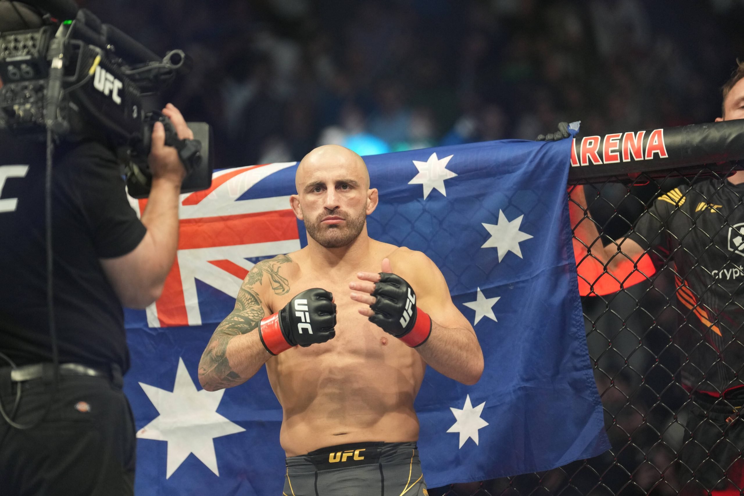 Alexander Volkanovski, who fights Yair Rodriguez at UFC 290. IMAGO/ZUMA Wire