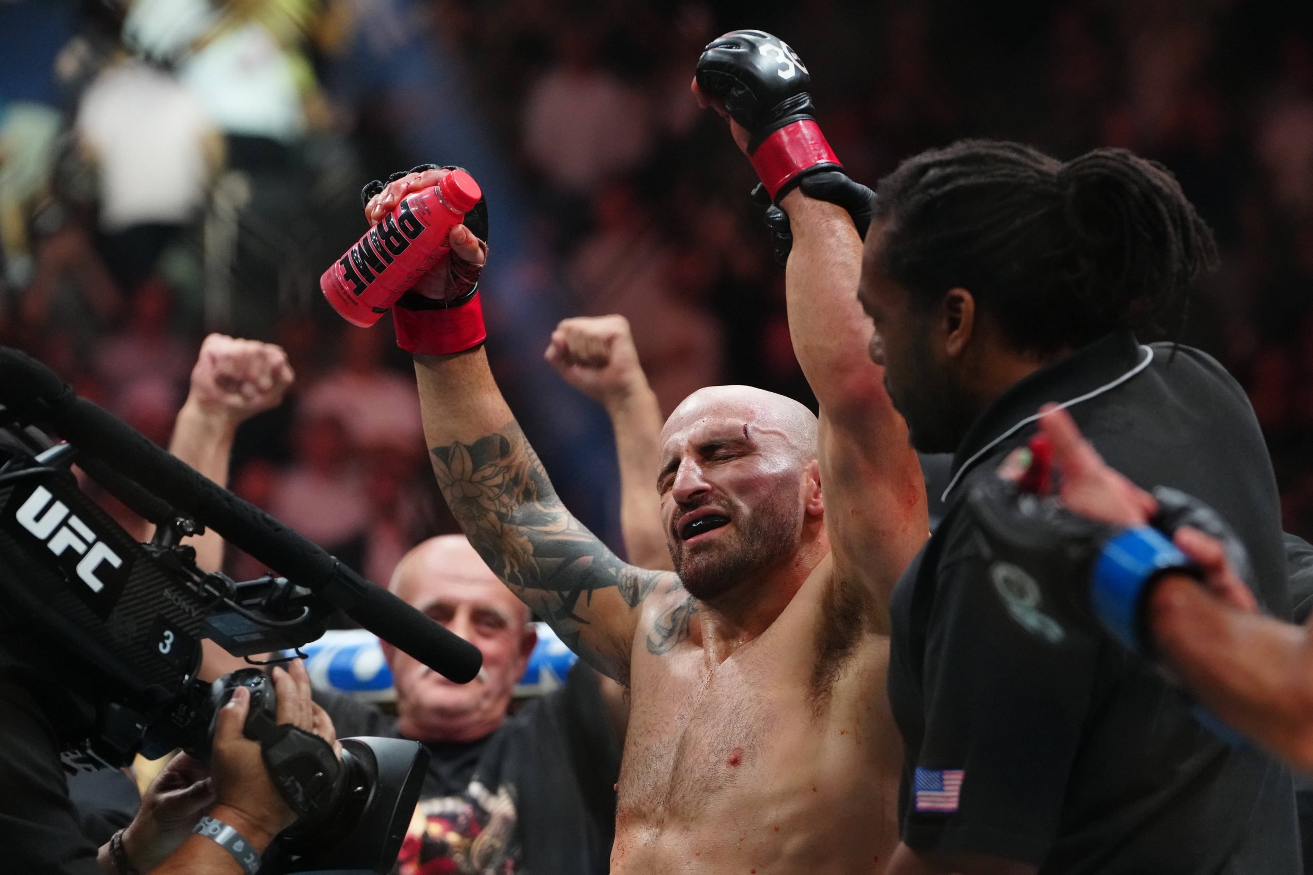 MMA: UFC 290 - Volkanovski vs Rodriguez Jul 8, 2023; Las Vegas, Nevada, USA; Alexander Volkanovski (red gloves) reacts after defeating Yair Rodrigu...