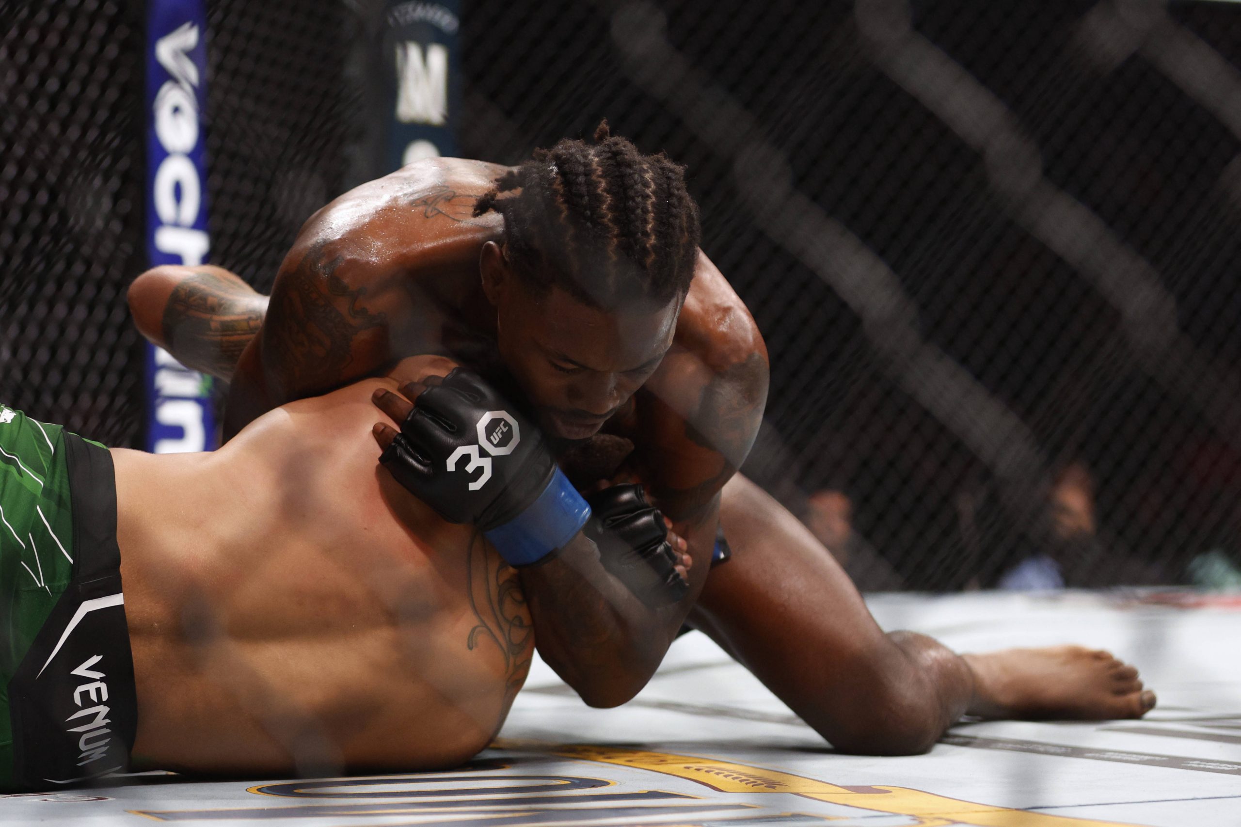 MMA: UFC 291 - Chiesa vs Holland Jul 29, 2023; Salt Lake City, Utah, USA; Michael Chiesa (red gloves) fights Kevin Holland (blue gloves) during UFC...