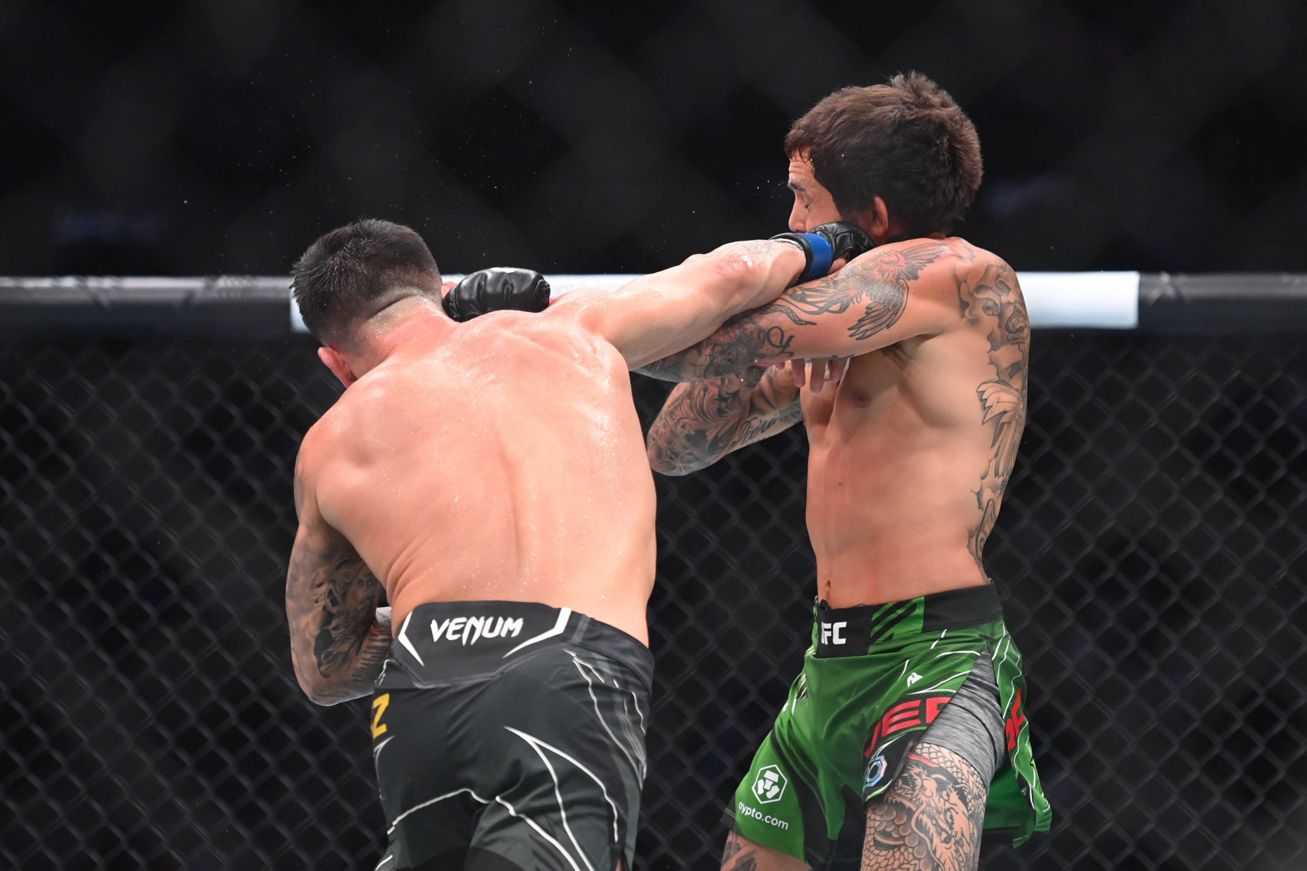MMA: UFC 292 - Vera vs Munhoz Aug 19, 2023 Boston, MA, USA Marlon Vera red gloves fights Pedro Munhoz blue gloves during UFC 292 at TD Garden. Bost...