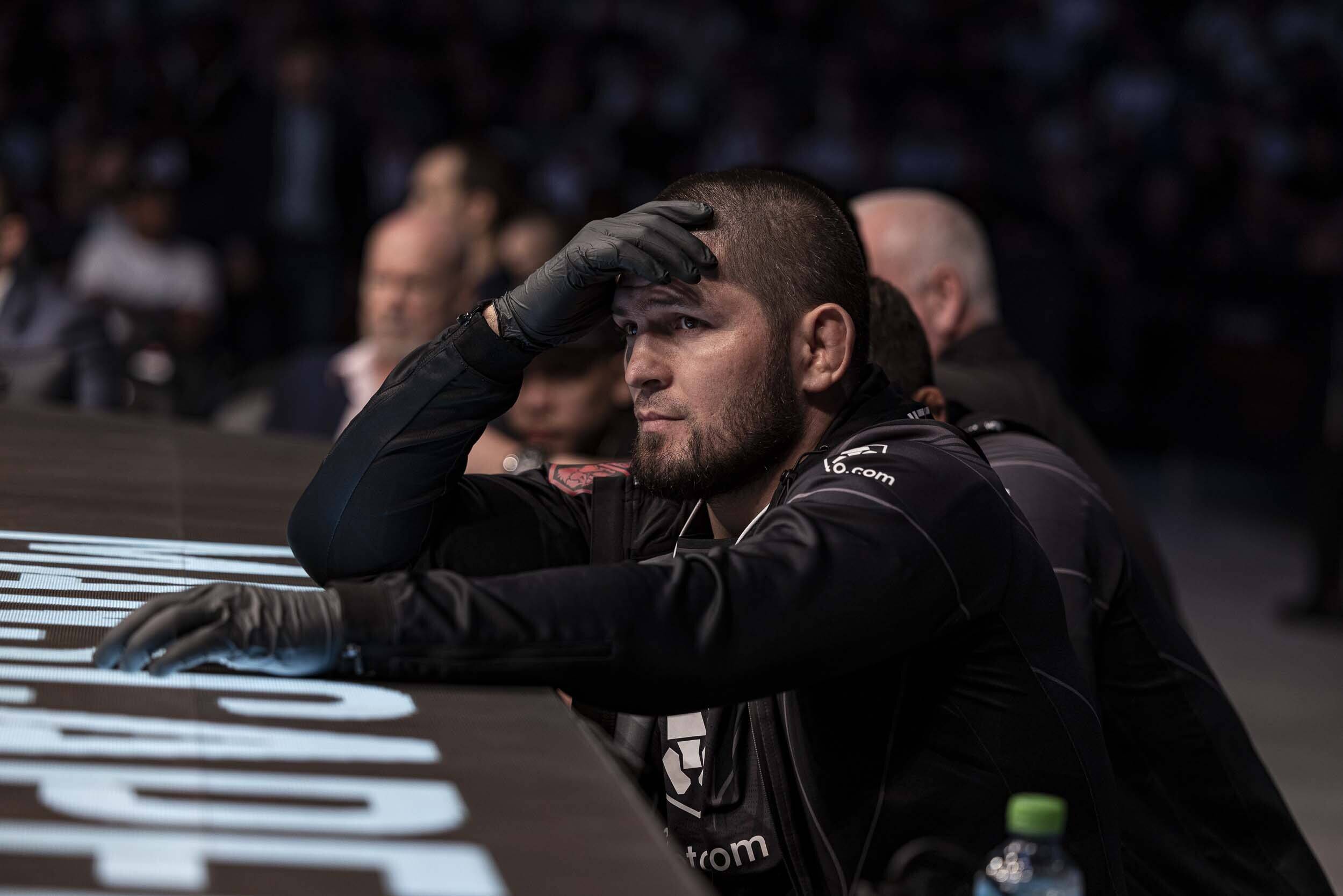 Khabib Nurmagomedov corners Islam Makhachev at UFC 280.