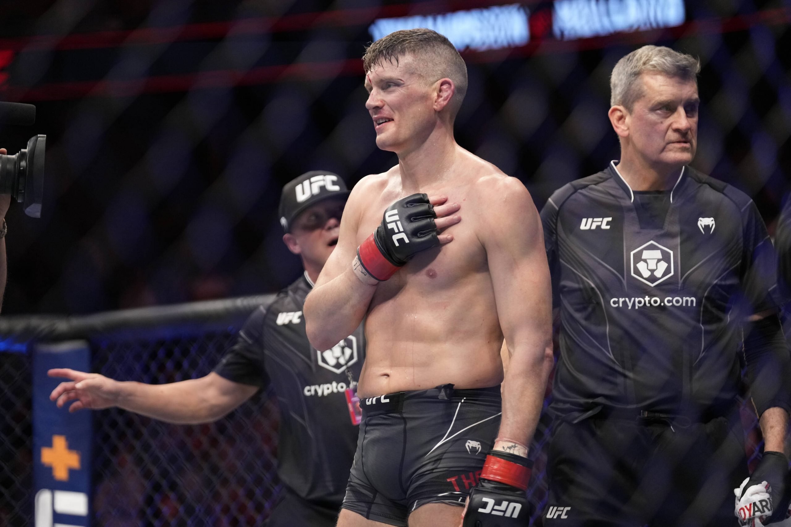 Stephen Thompson (L) and Kevin Holland (R) step in the octagon for a 5-round bout at Amway Center for UFC Orlando - Thompson vs Holland : Evevnt on...