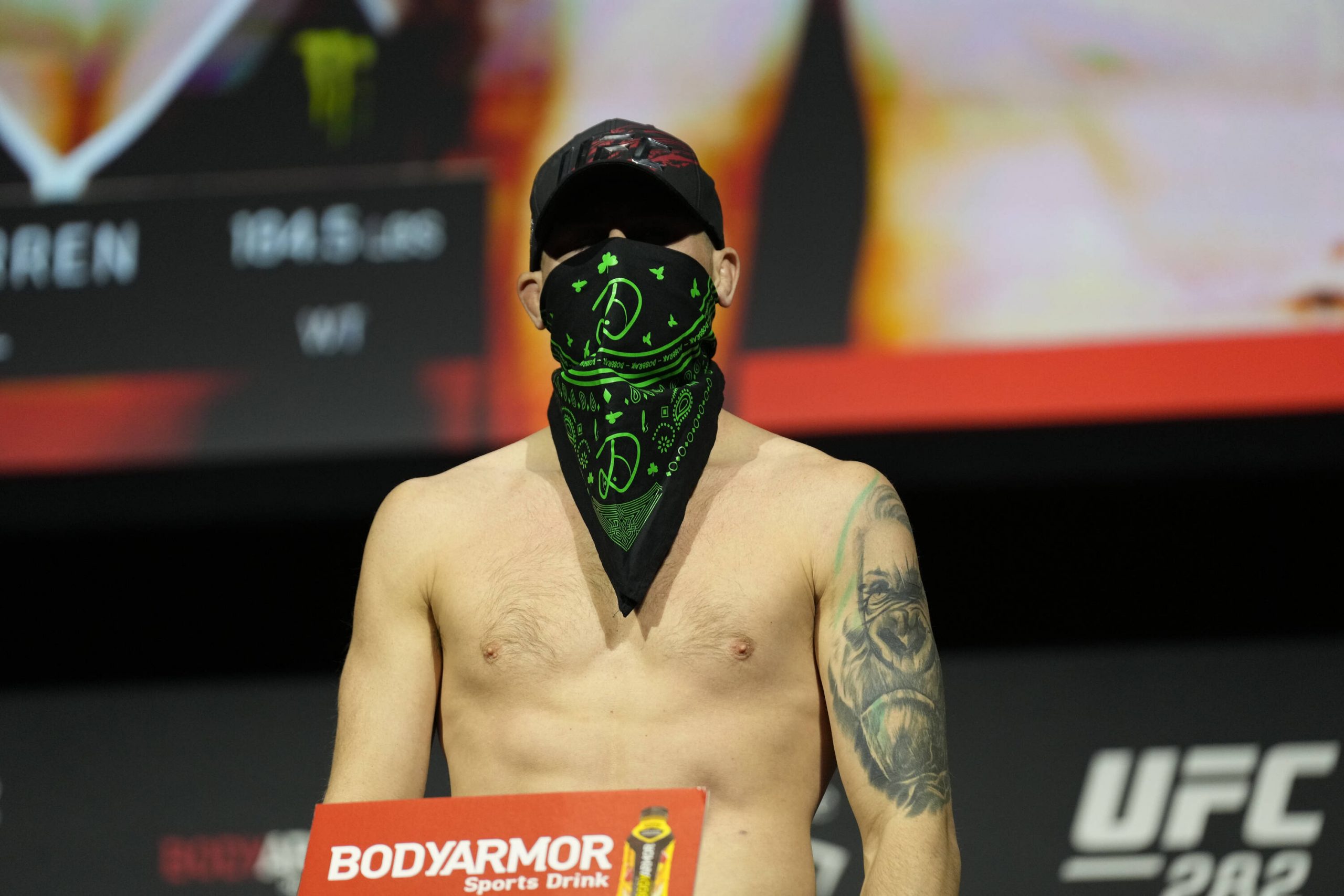 December 9, 2022, Las Vegas, NV, LAS VEGAS, NEVADA, United States: LAS VEGAS, NV - December 9: Darren Till steps on the scale for the ceremonial we...