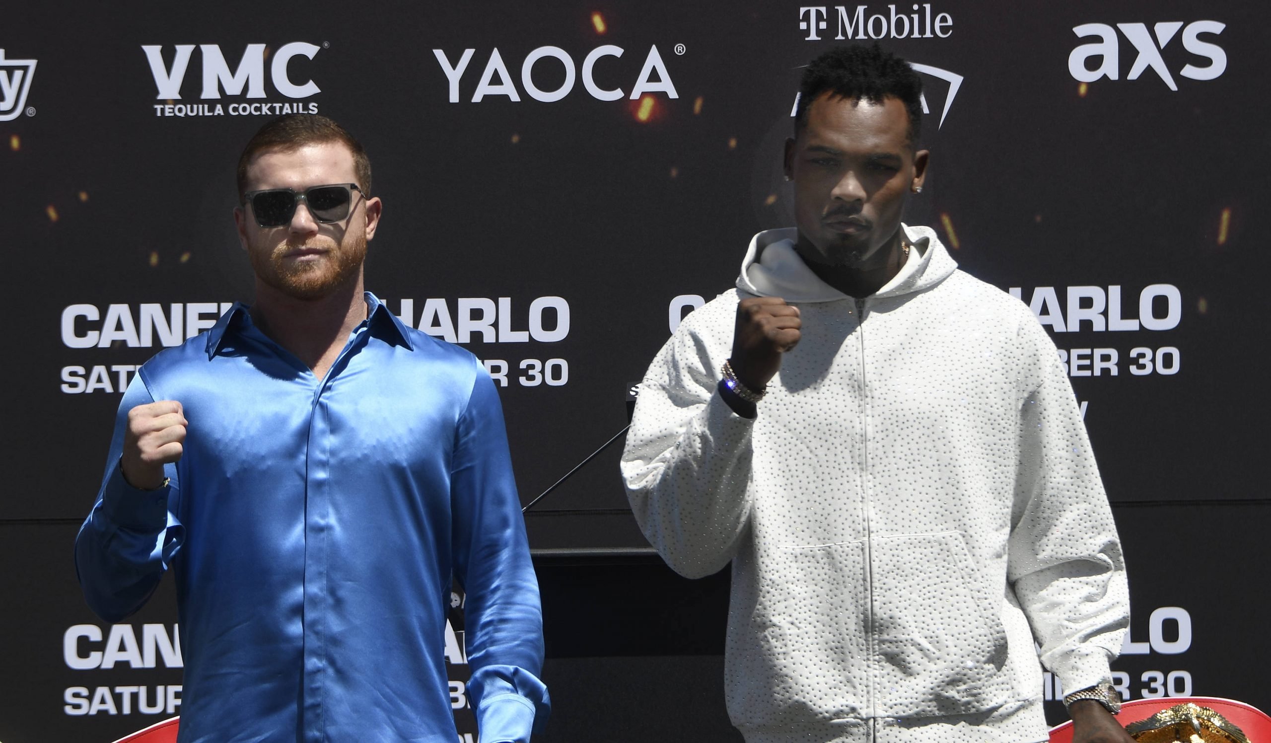 Canelo Alvarez poses with Jermell Charlo.