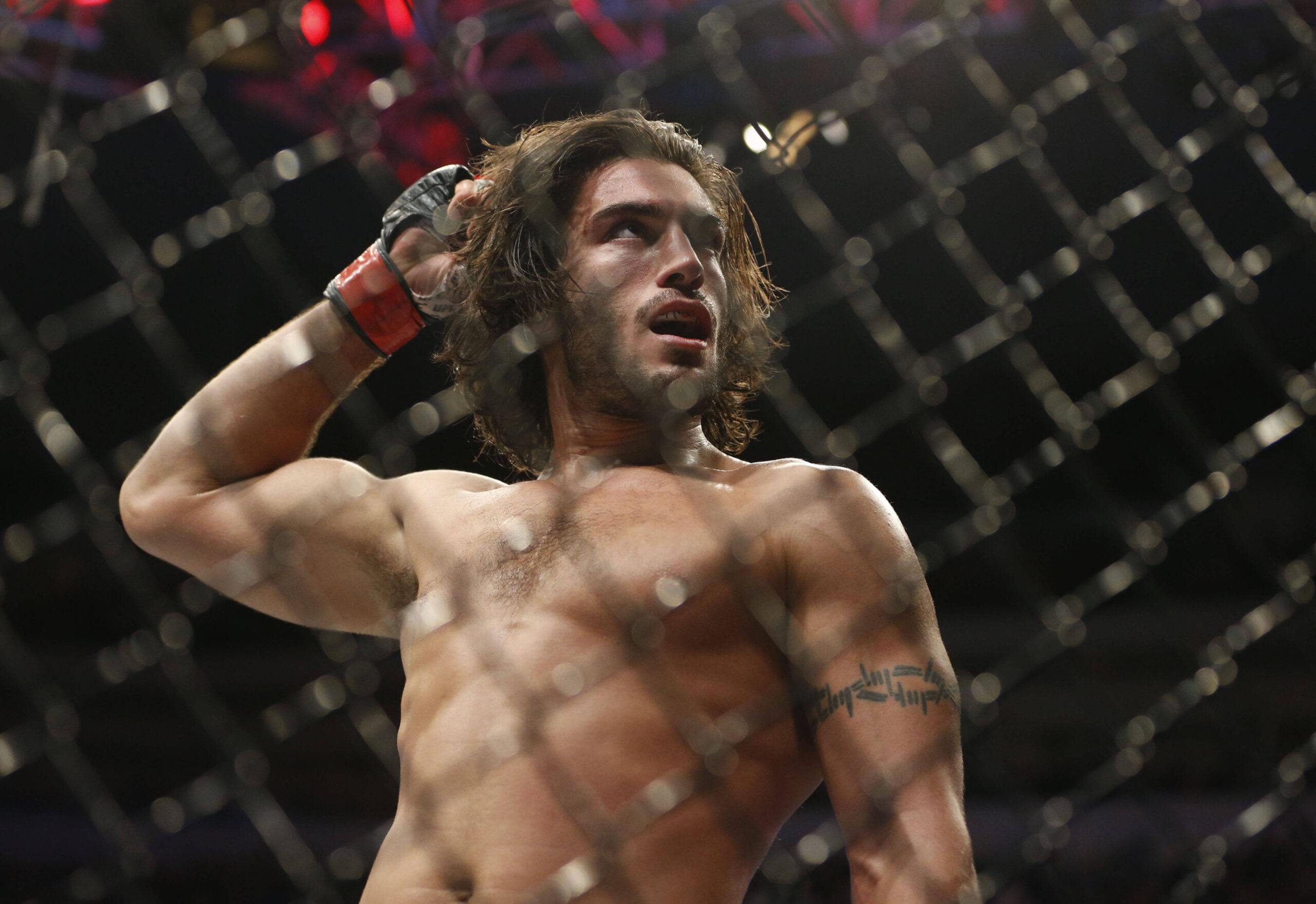 MMA: UFC 185-Theodorou vs Narvaez Mar 14, 2015; Dallas, TX, USA; Elias Theodorou (red) defeats Roger Narvaez (blue) in a middleweight bout during U...