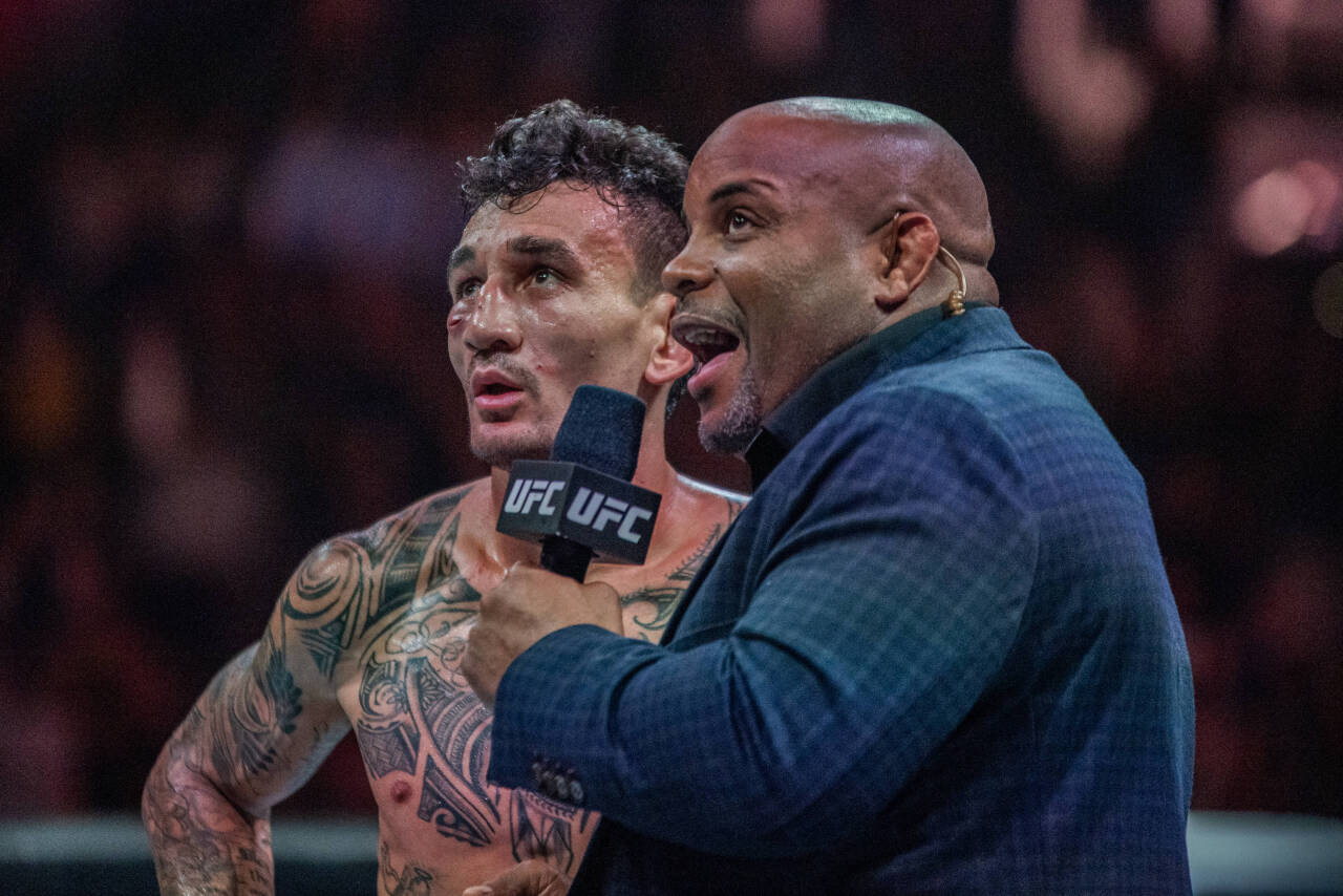 Max Holloway will fight at UFC 300