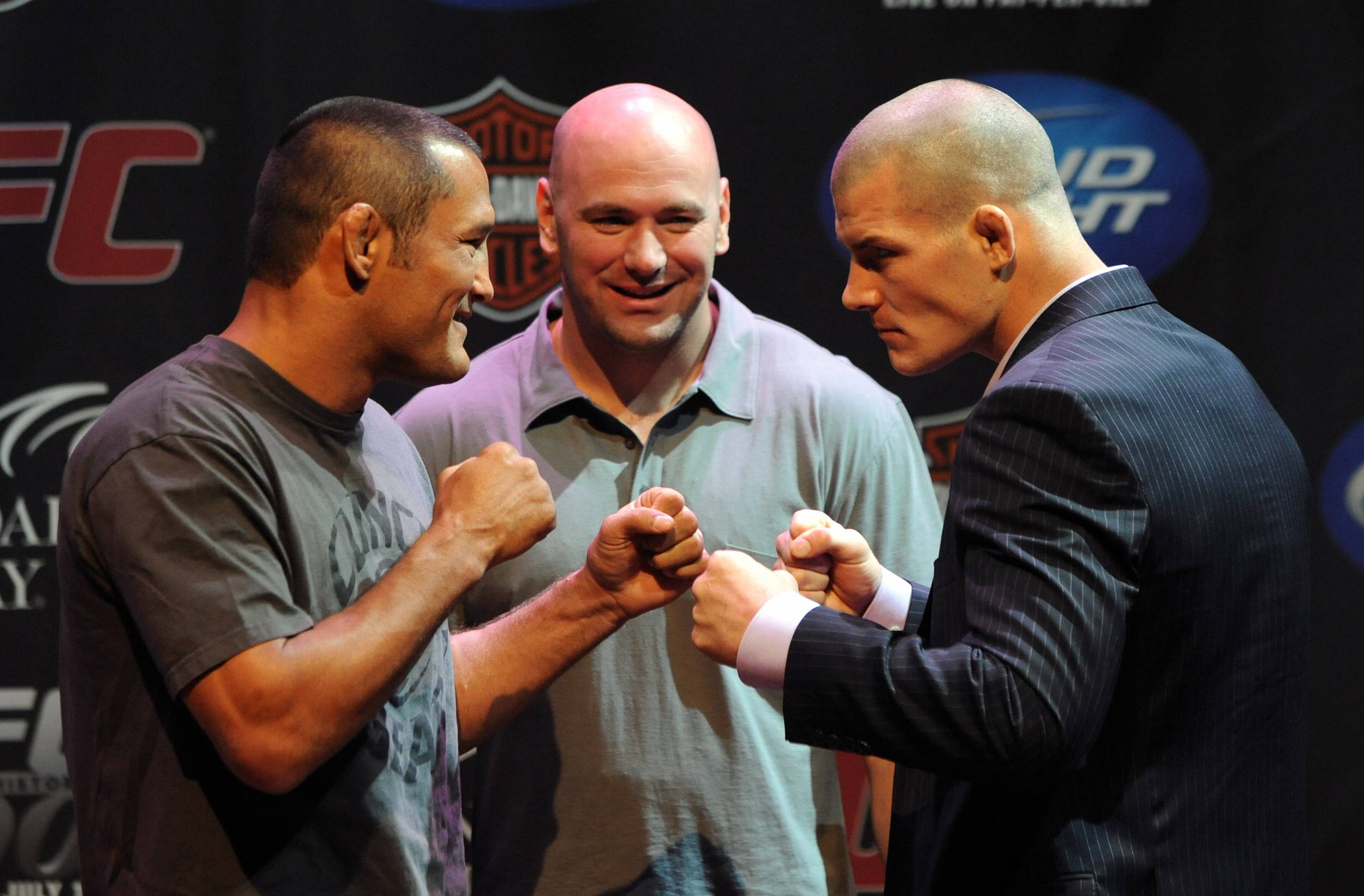 Dan Henderson (USA), Michael Bisping (GBR), JULY 9, 2009 - MMA : Dan Henderson (L) and Michael Bisping (R) attend for UFC 100 press Conference PUBL...