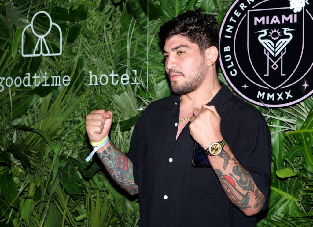 Dillon Danis walks the red carpet to celebrate the opening of the Goodtime Hotel in Miami Beach, Florida, Friday, April 16, 2021. PUBLICATIONxINxGERxSUIxAUTxHUNxONLY MIA20210416134 GARYxIxROTHSTEIN