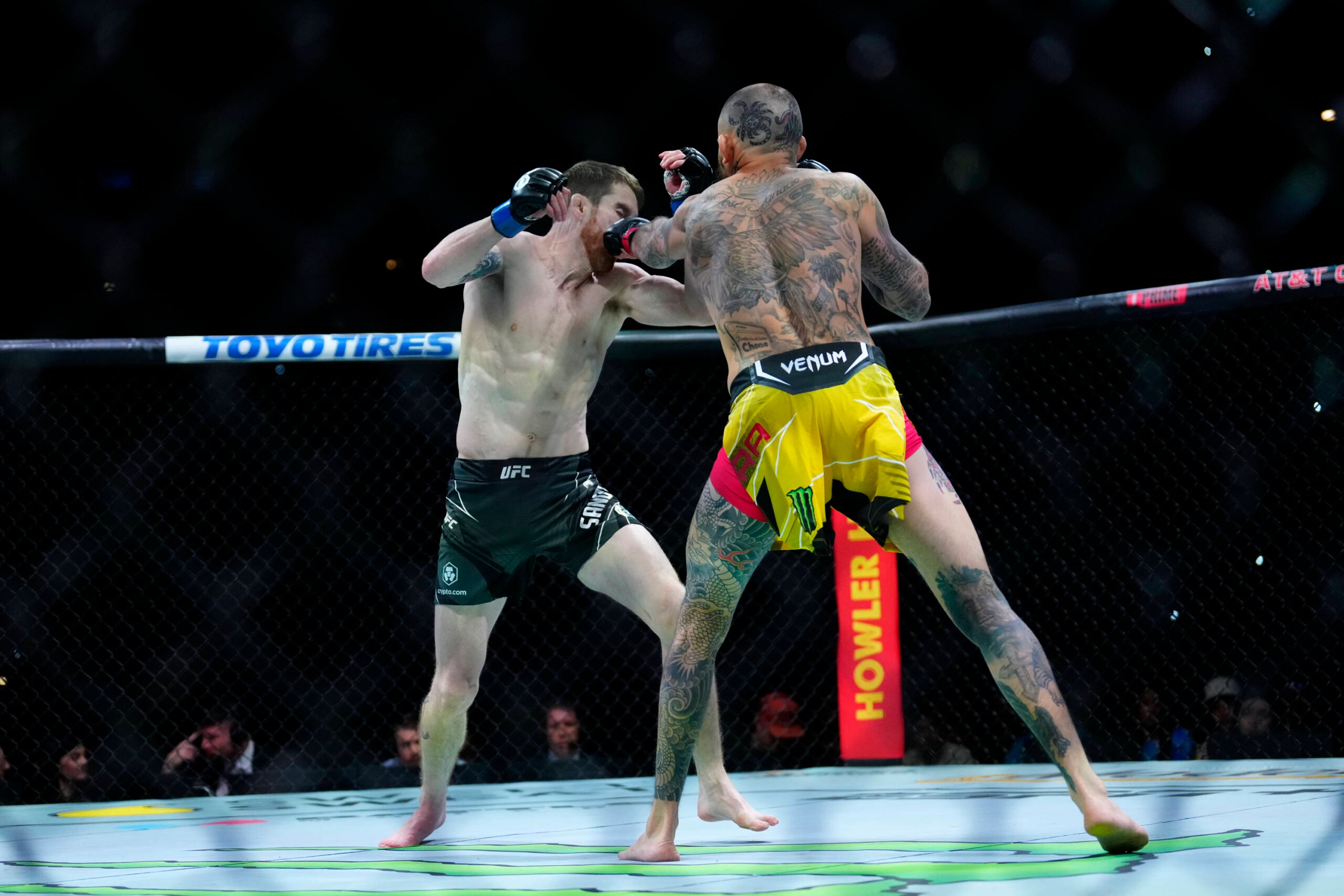March 25, 2023, San Antonio, Texas, San Antonio, Texas, USA: SAN ANTONIO, TEXAS - MARCH 25: (R-L) Marlon Vera punches Cory Sandhagen in their Banta...