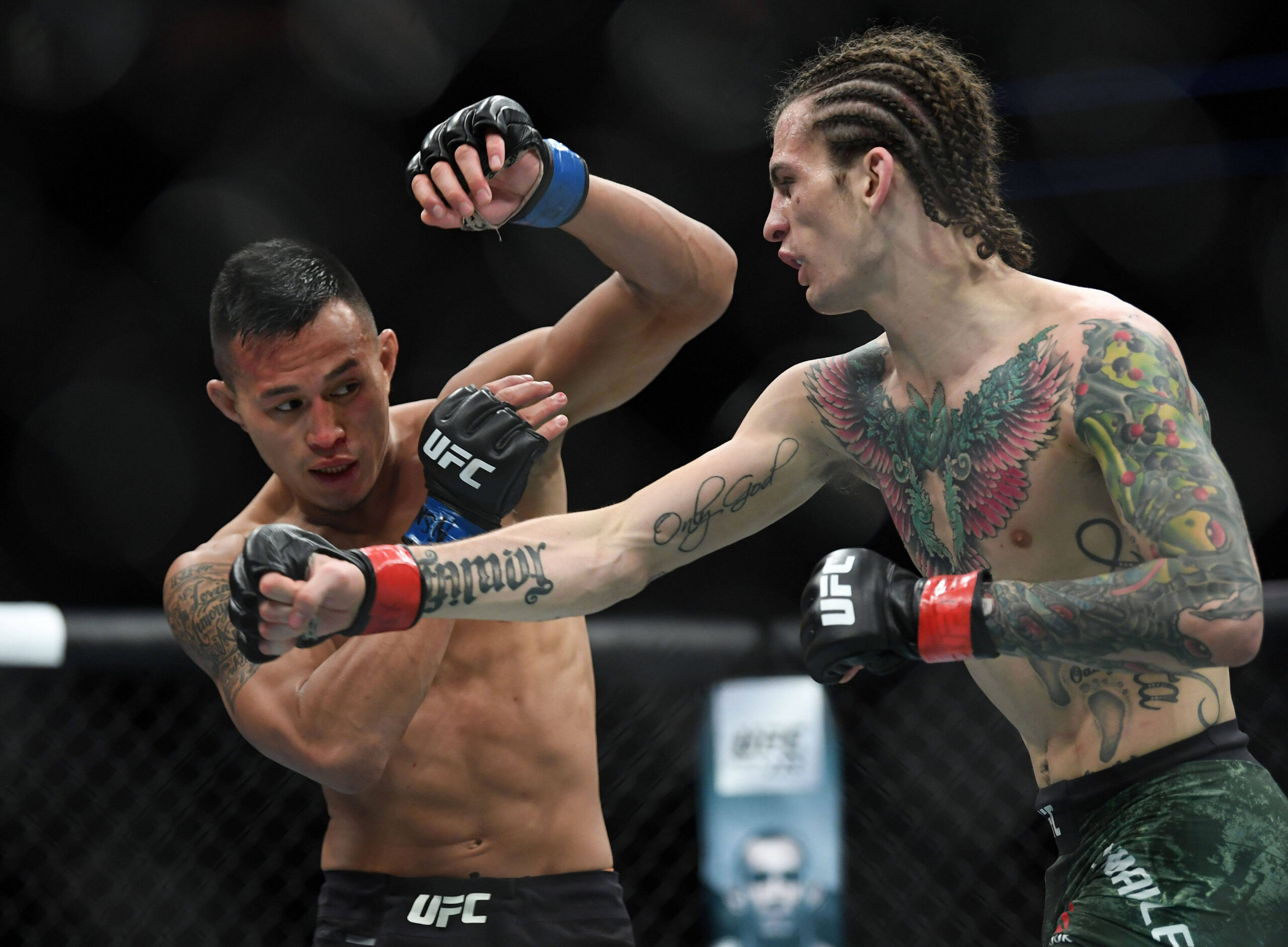 MMA: UFC 222-O Malley vs Soukhamthath, Mar 3, 2018; Las Vegas, NV, USA; Sean O Malley lands a hit against Andre Soukhamthath during UFC 222 at T-Mo...