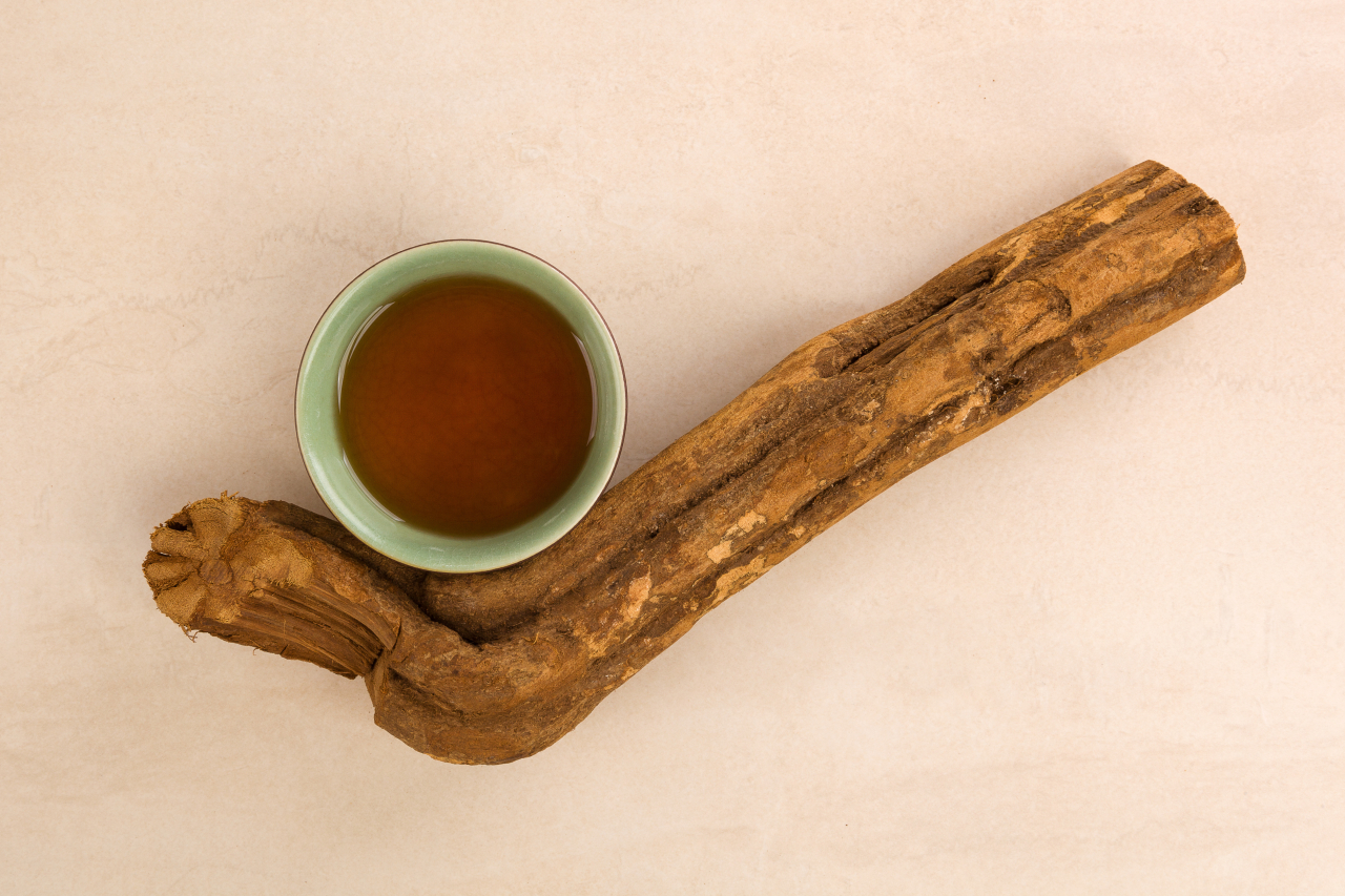 Traditional visionar medicine drink ayahuasca., Ayahuasca brew and banisteriopsis caapi wood. Psychedelic drink, Entheogen., 05.02.2020 16:30:00, P...