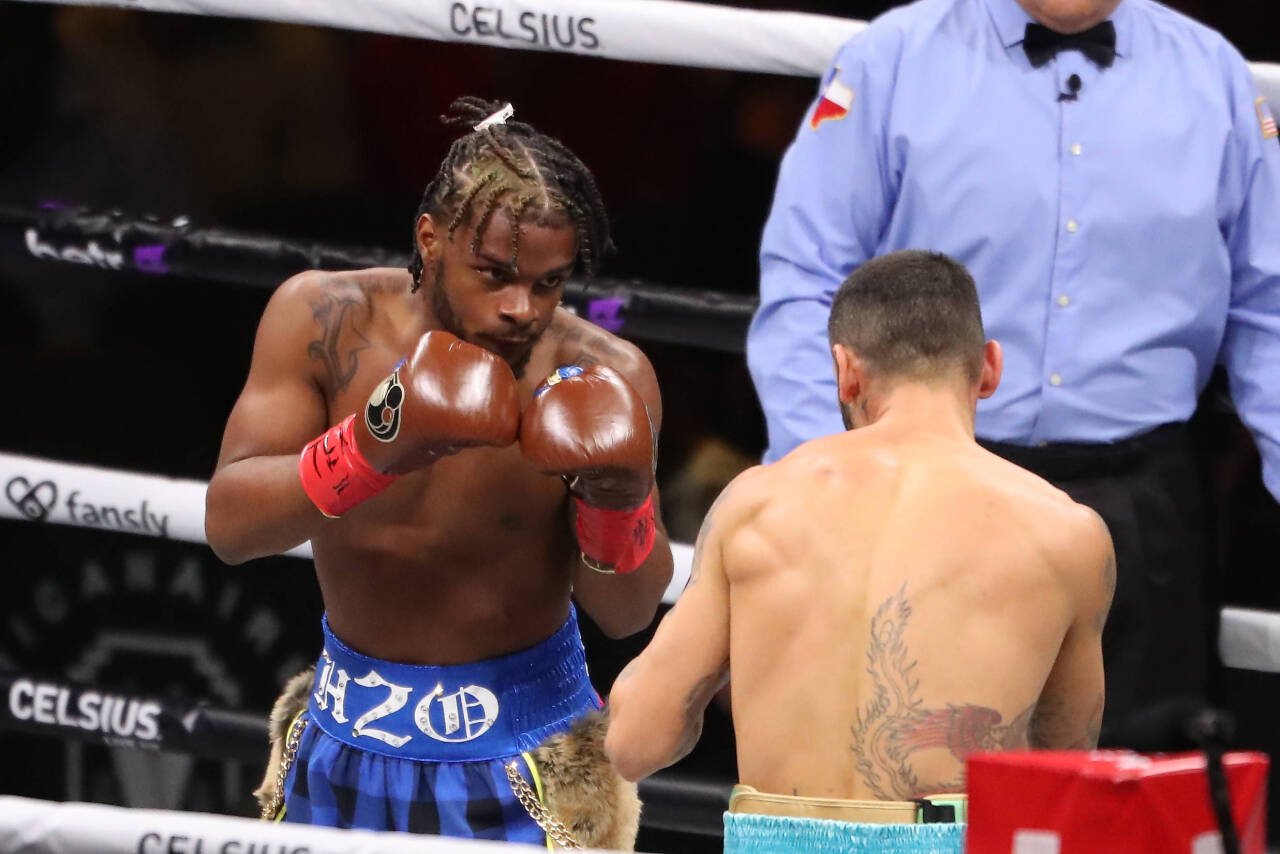 August 5, 2023, Dallas, Texas, DALLAS, TEXAS, United States: DALLAS, TEXAS - AUGUST 5: (L-R) Ashton Sylve and William Silva fight in the 8-round Li...