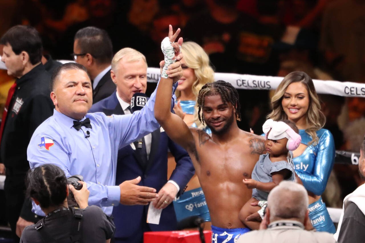 August 5, 2023, Dallas, Texas, DALLAS, TEXAS, United States: DALLAS, TEXAS - AUGUST 5: (L-R) Ashton Sylve and William Silva fight in the 8-round Li...