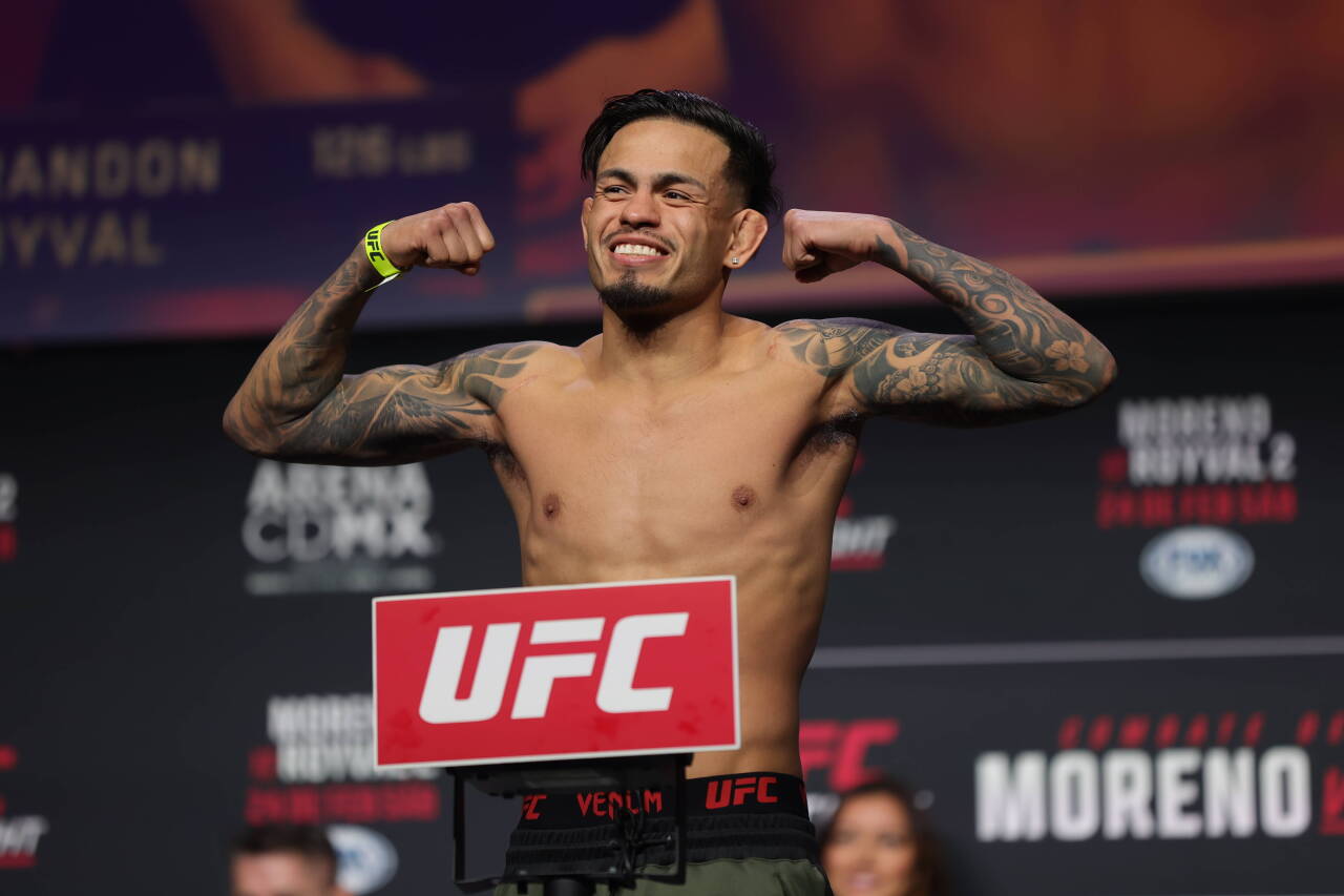 February 23, 2024, Mexico City, Ciudad de Mexico, Mexico: February 23, 2024, Mexico City, Mexico: Brandon Royval of United States poses on the scal...