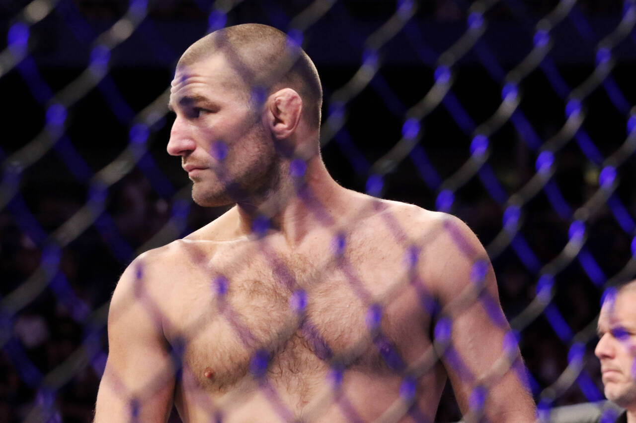 MMA: UFC 293 - Adesanya vs Strickland Sep 9, 2023; Sydney, NSW, AUSTRALIA; Sean Strickland prepares to fight Israel Adesanya (not pictured) during ...
