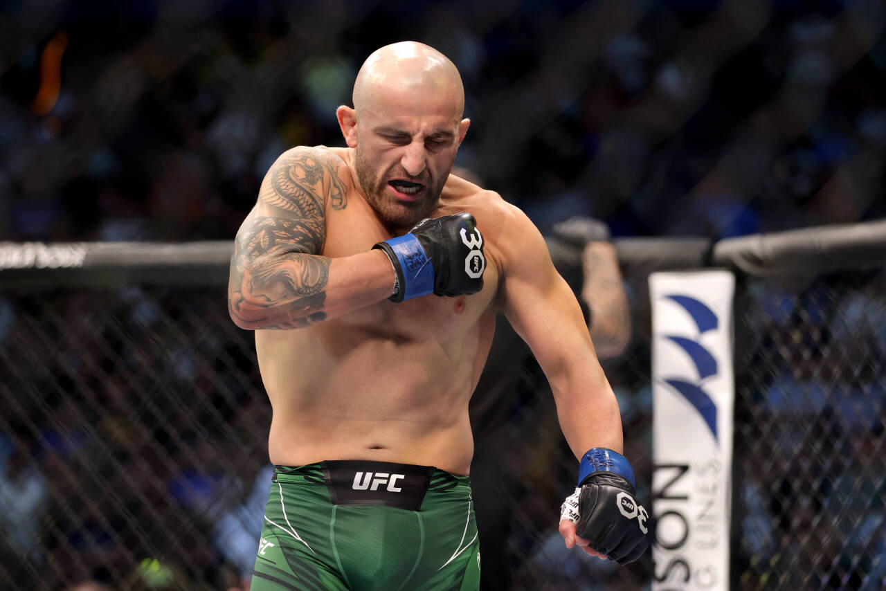 Follow the live updates for Alexander Volkanovski vs. Ilia Topuria at UFC 298.