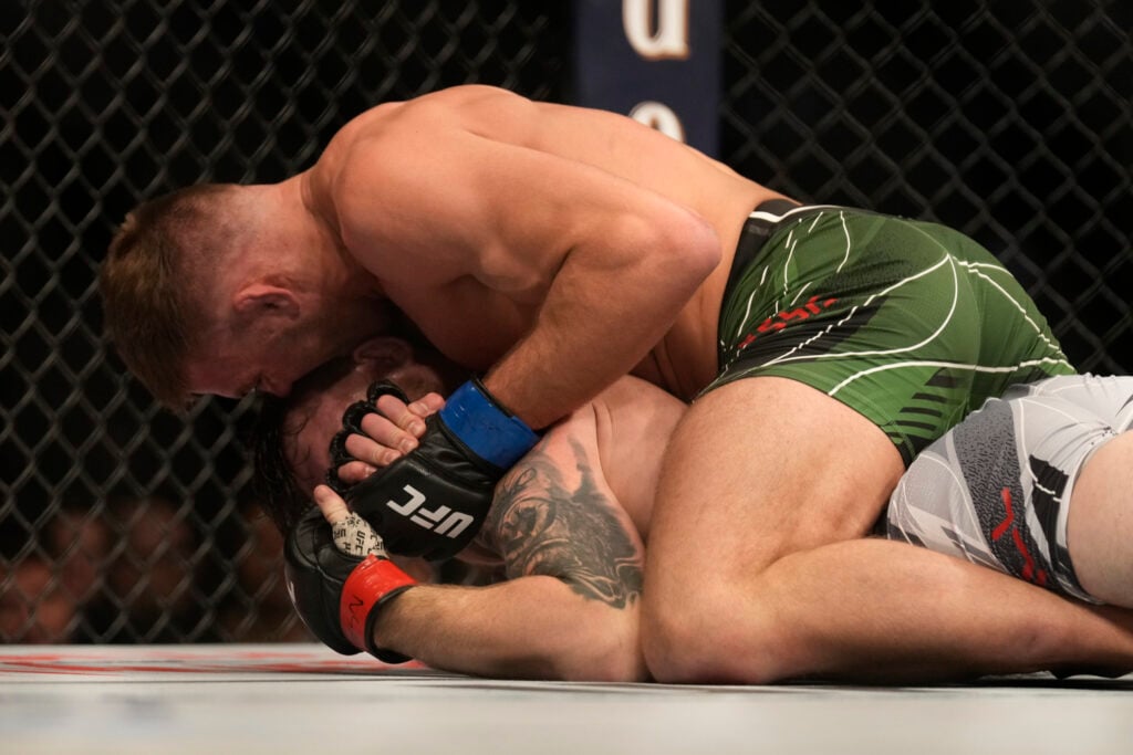 Dricus Du Plessis submitting Darren Till in 2022