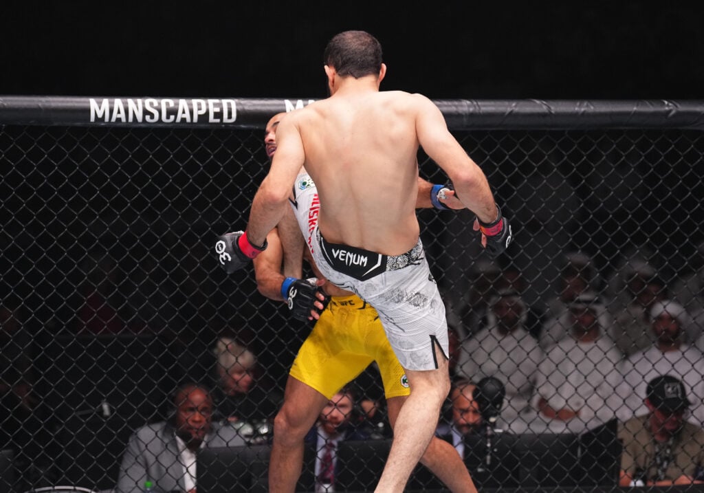 UFC 294: Aliskerov v Alves