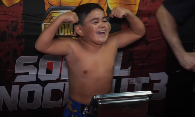 Abdu Rozik weighing in for his boxing fight