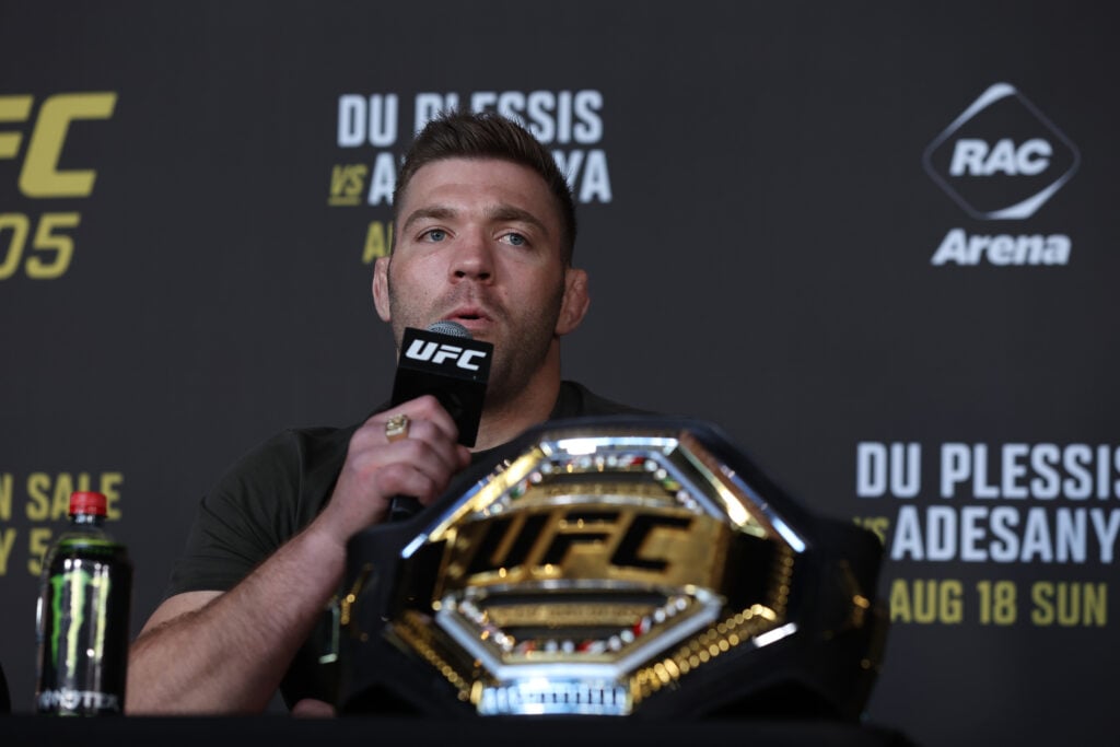 Dricus Du Plessis reveals surprising details of what happened in his sparring session with Alexander Volkanovski