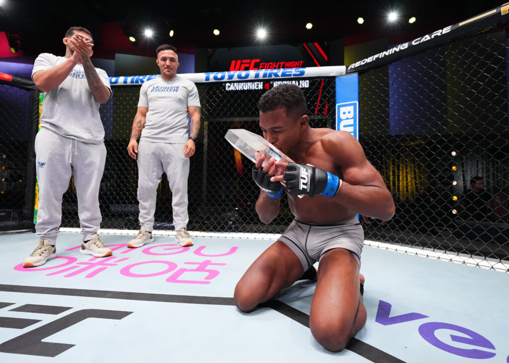 UFC Fight Night: Ofli v Santos