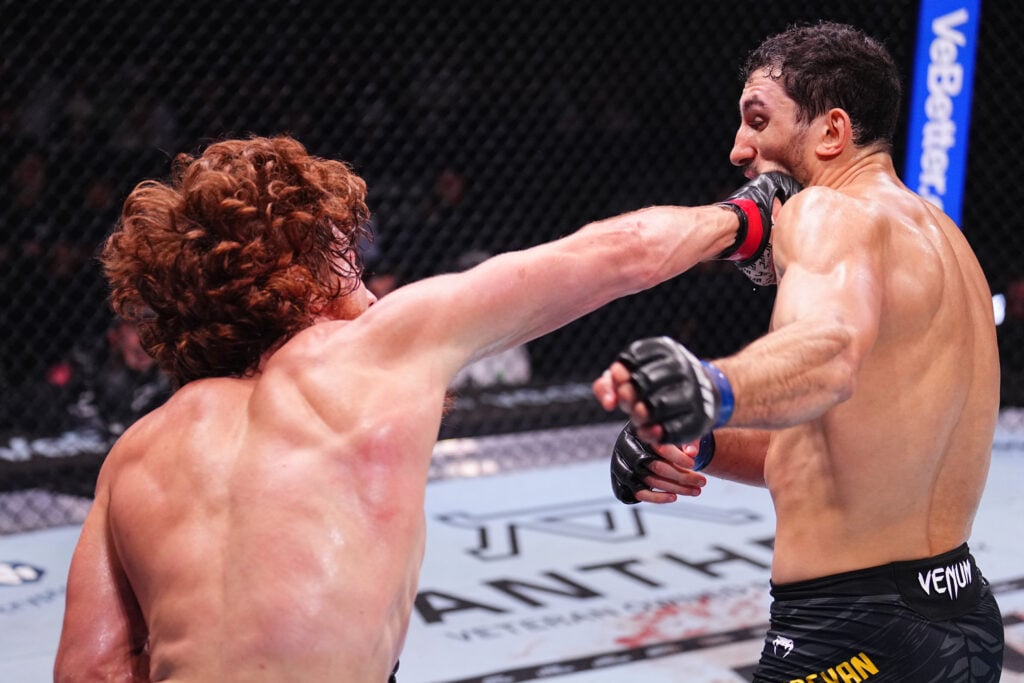 UFC 308: Magomedov v Petrosyan