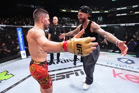 UFC 308: Topuria v Holloway