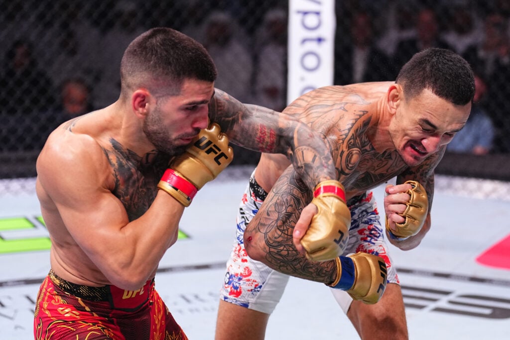 UFC 308: Topuria v Holloway