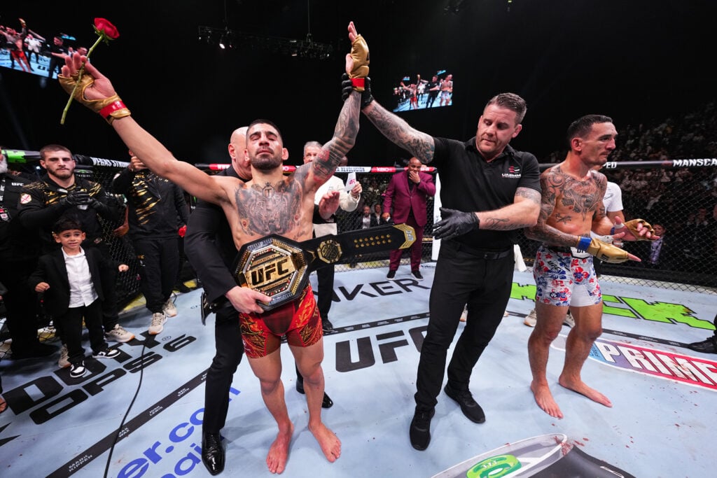 UFC 308: Topuria v Holloway