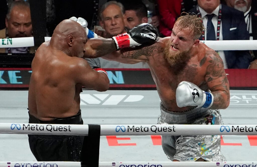TOPSHOT-US-BOXING-TYSON-PAUL-HEAVYWEIGHT