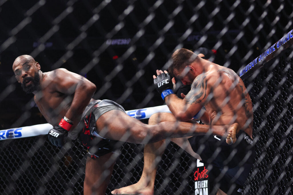 MMA-UFC-HEAVYWEIGHT-USA-JONES-MIOCIC