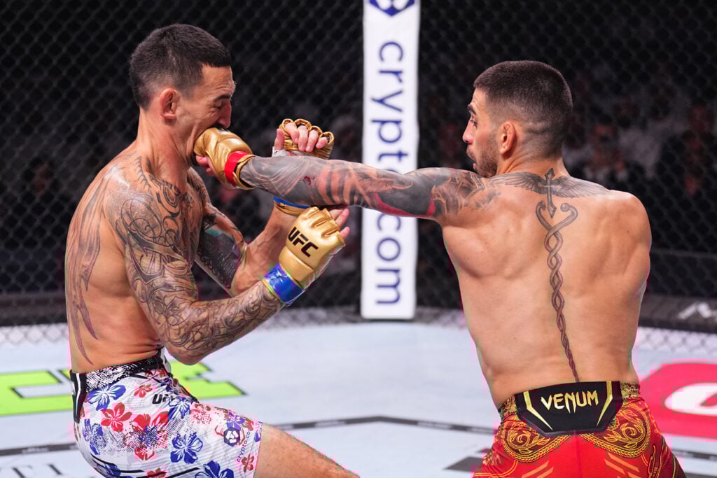 UFC 308: Topuria v Holloway