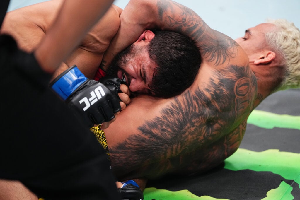 Image of Charles Oliveira and Arman Tsarukyan